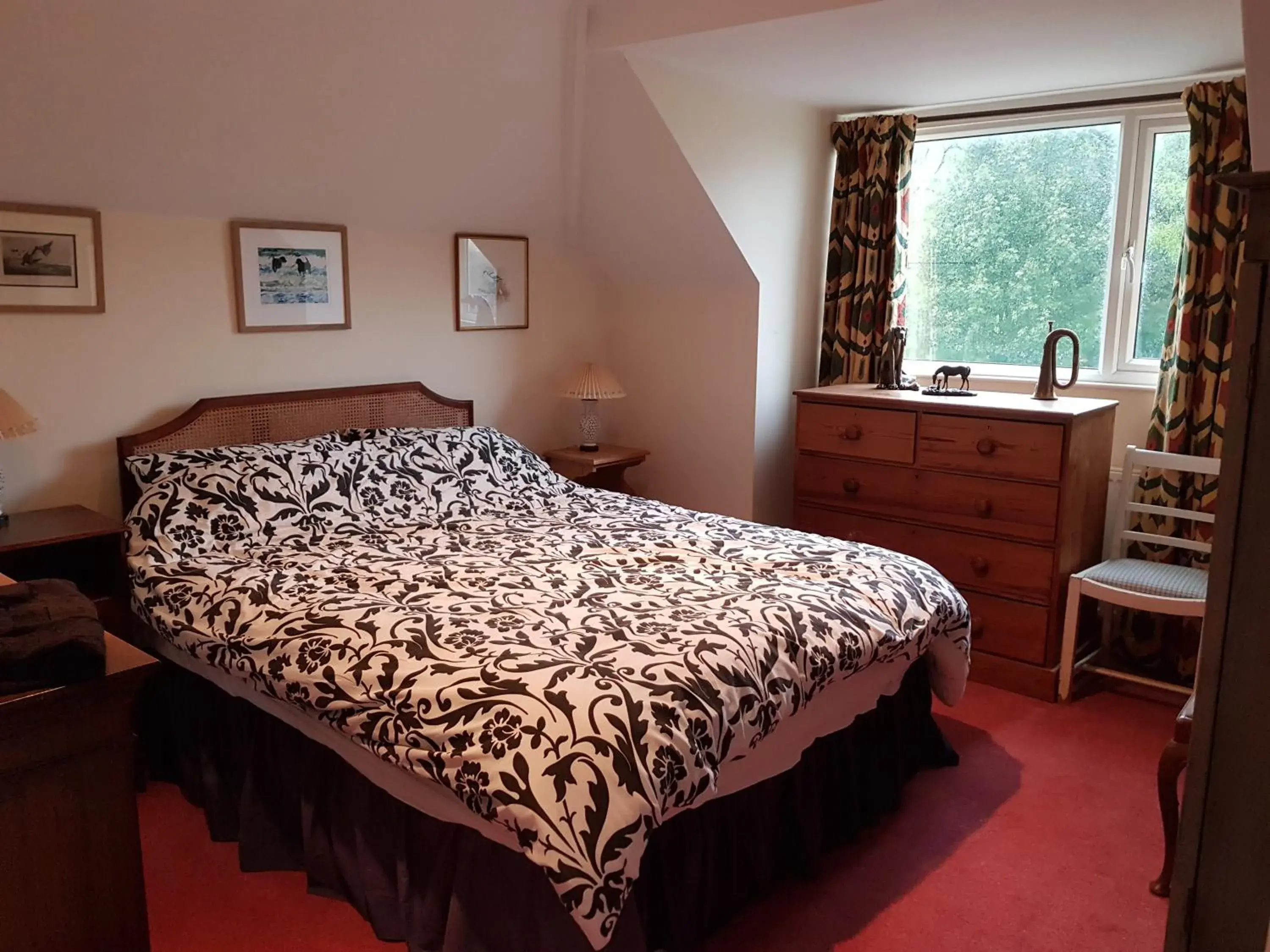 Double Room with Shared Bathroom in House On The Hill Double Room with Shared Bathroom in House On The Hill