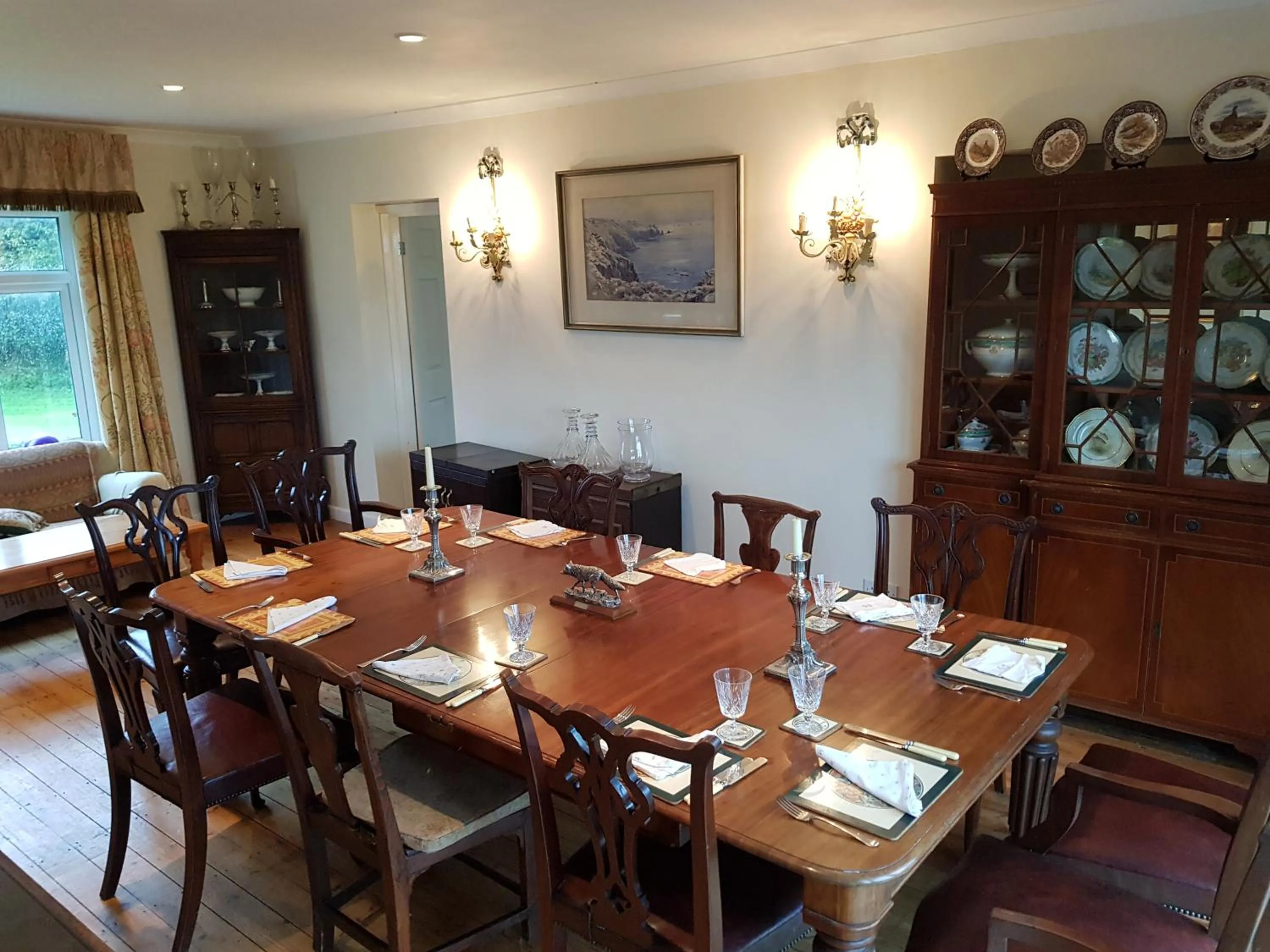 Dining area in House On The Hill