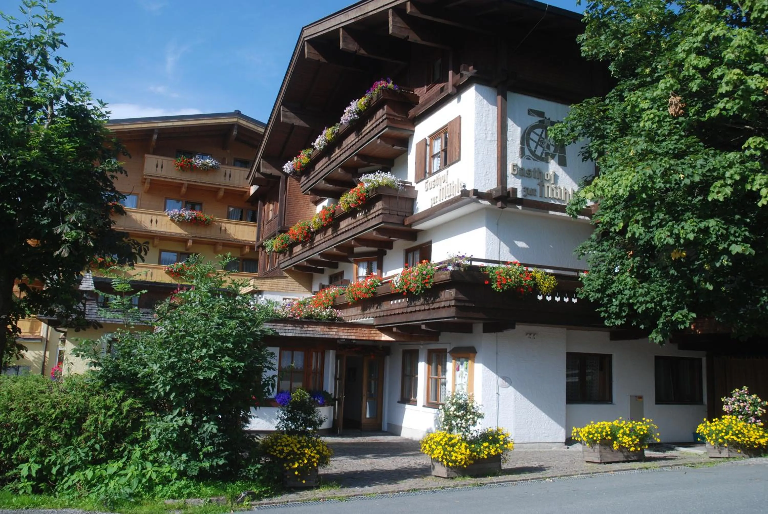 Facade/entrance in Hotel-Gasthof "Zur Mühle"