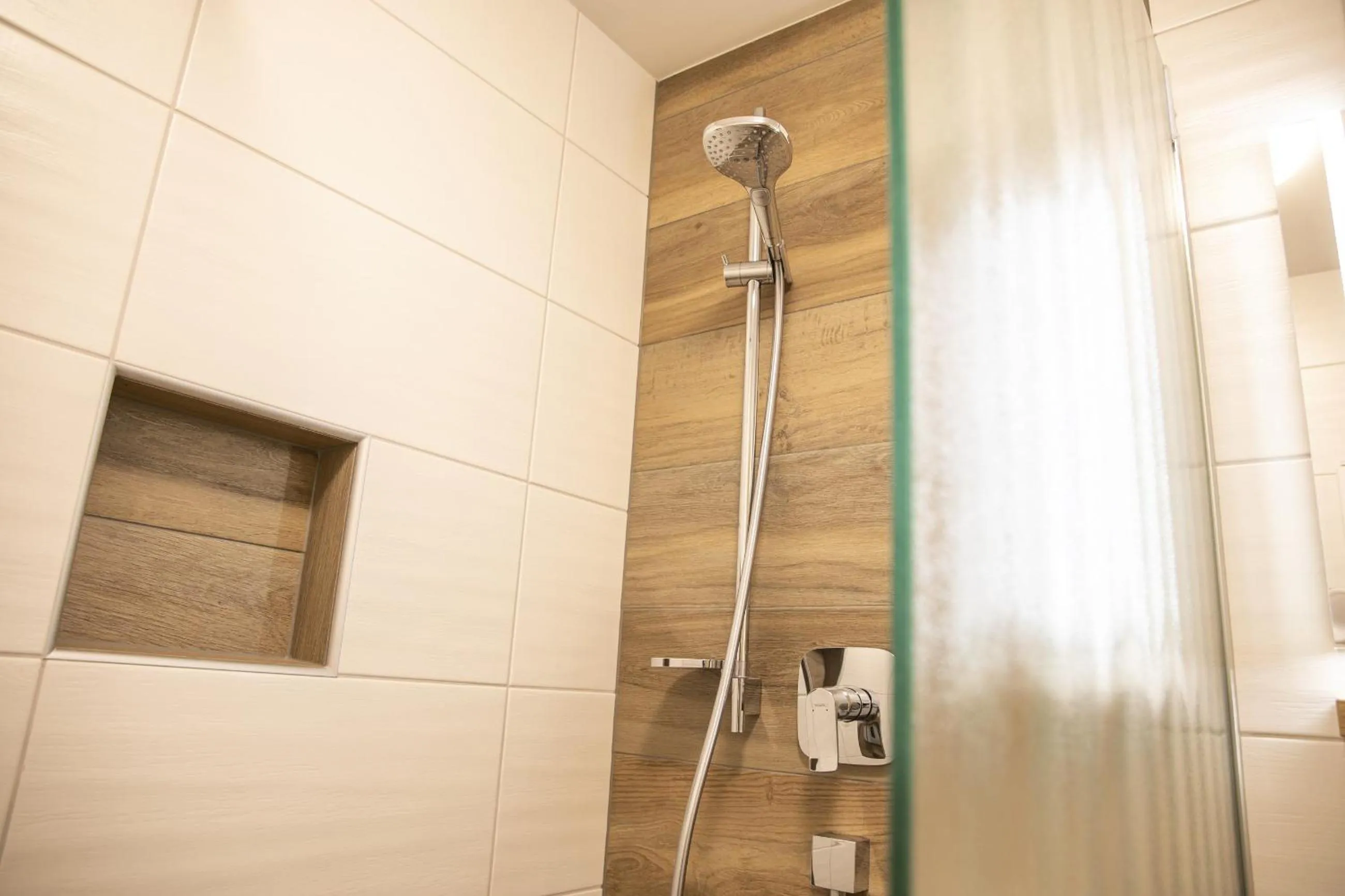 Shower in Hotel-Gasthof "Zur Mühle"