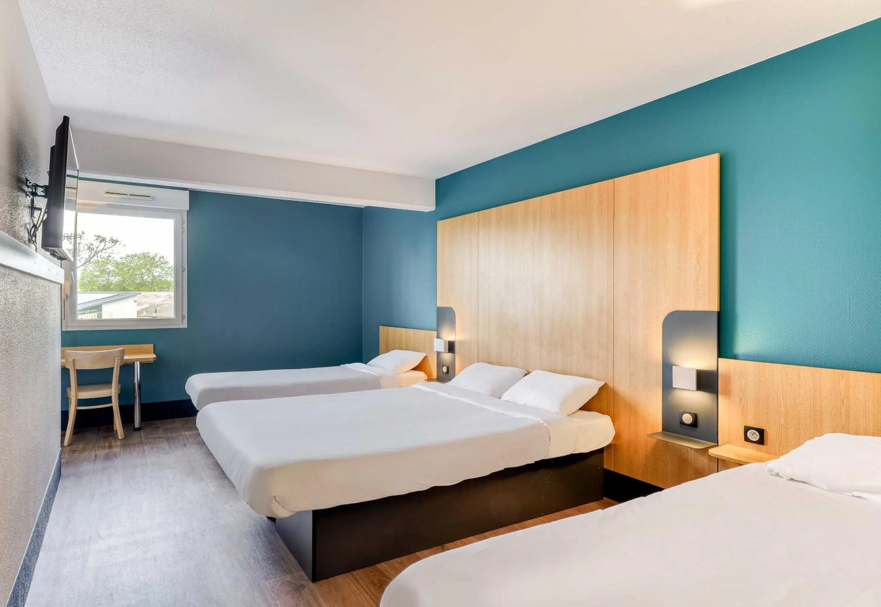 Bedroom, Bed in B&B HOTEL Pézenas