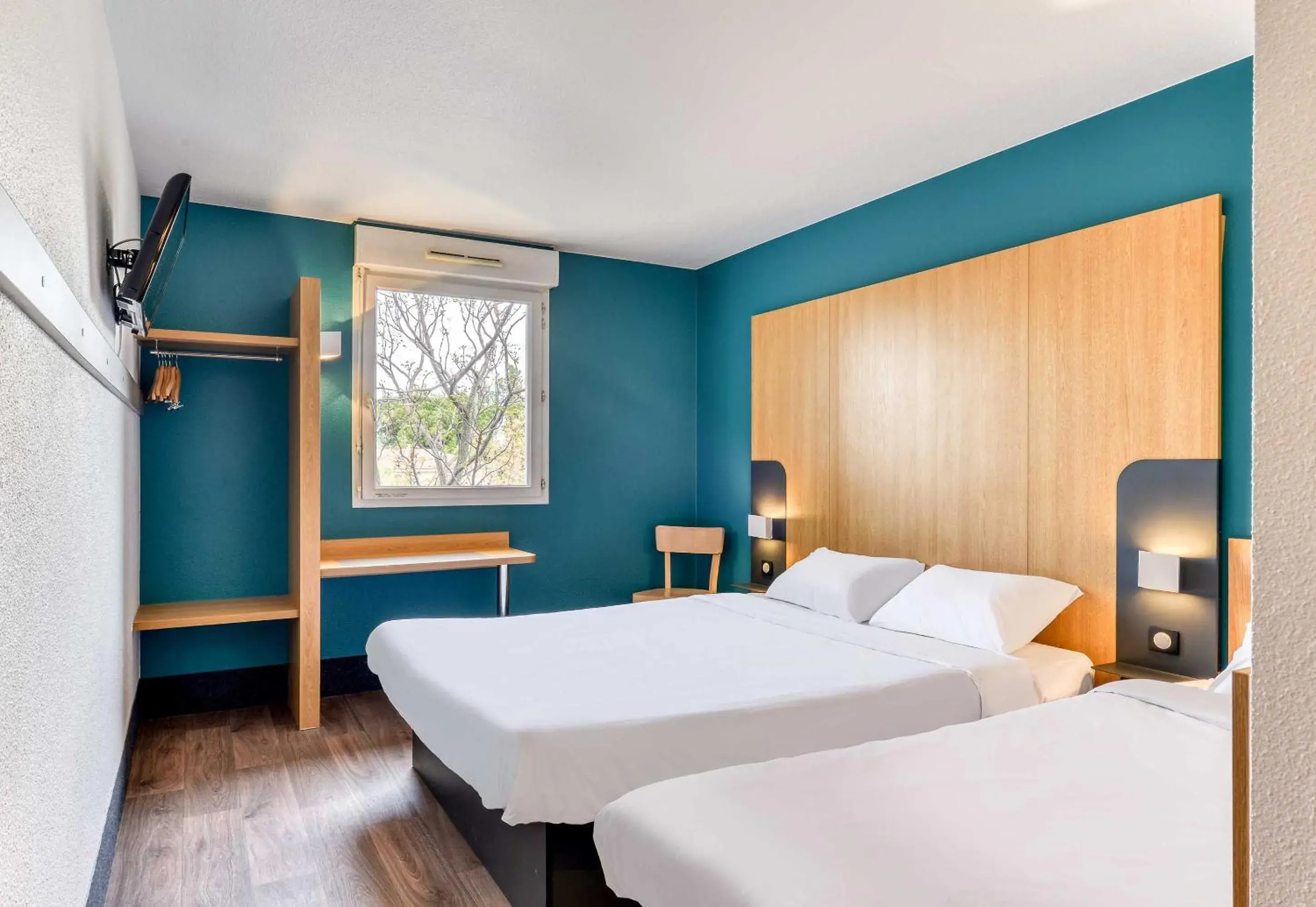 Bedroom, Bed in B&B HOTEL Pézenas Bedroom, Bed in B&B HOTEL Pézenas