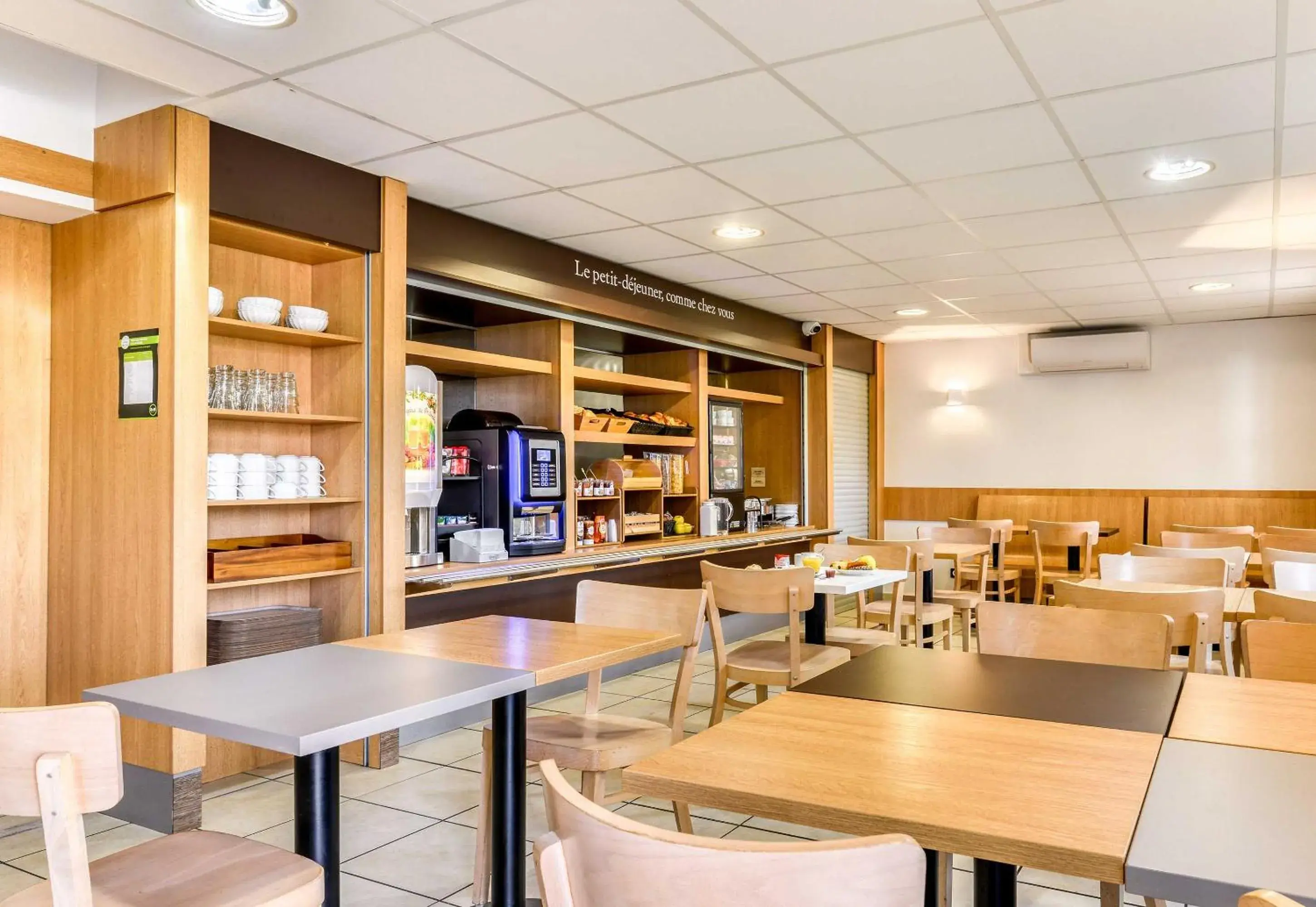 Restaurant/places to eat in B&B HOTEL Pézenas Restaurant/places to eat in B&B HOTEL Pézenas