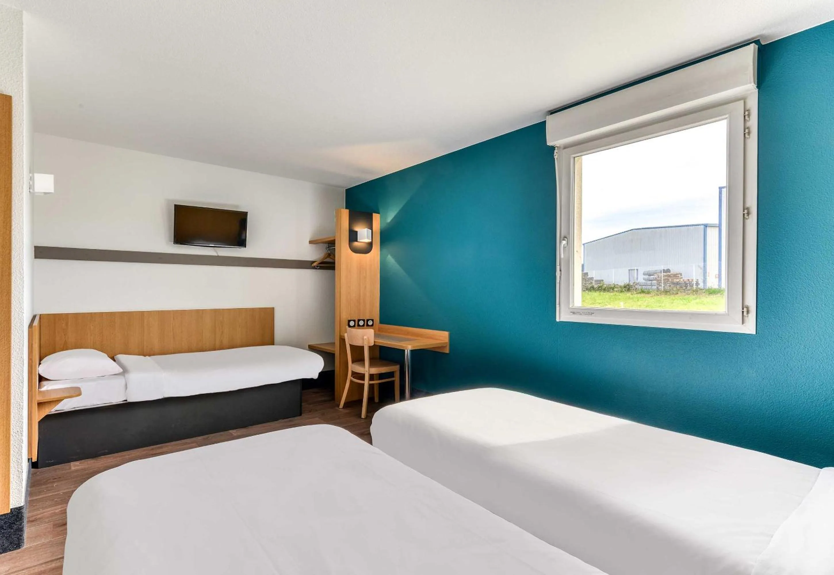 Bedroom, Bed in B&B HOTEL Pézenas