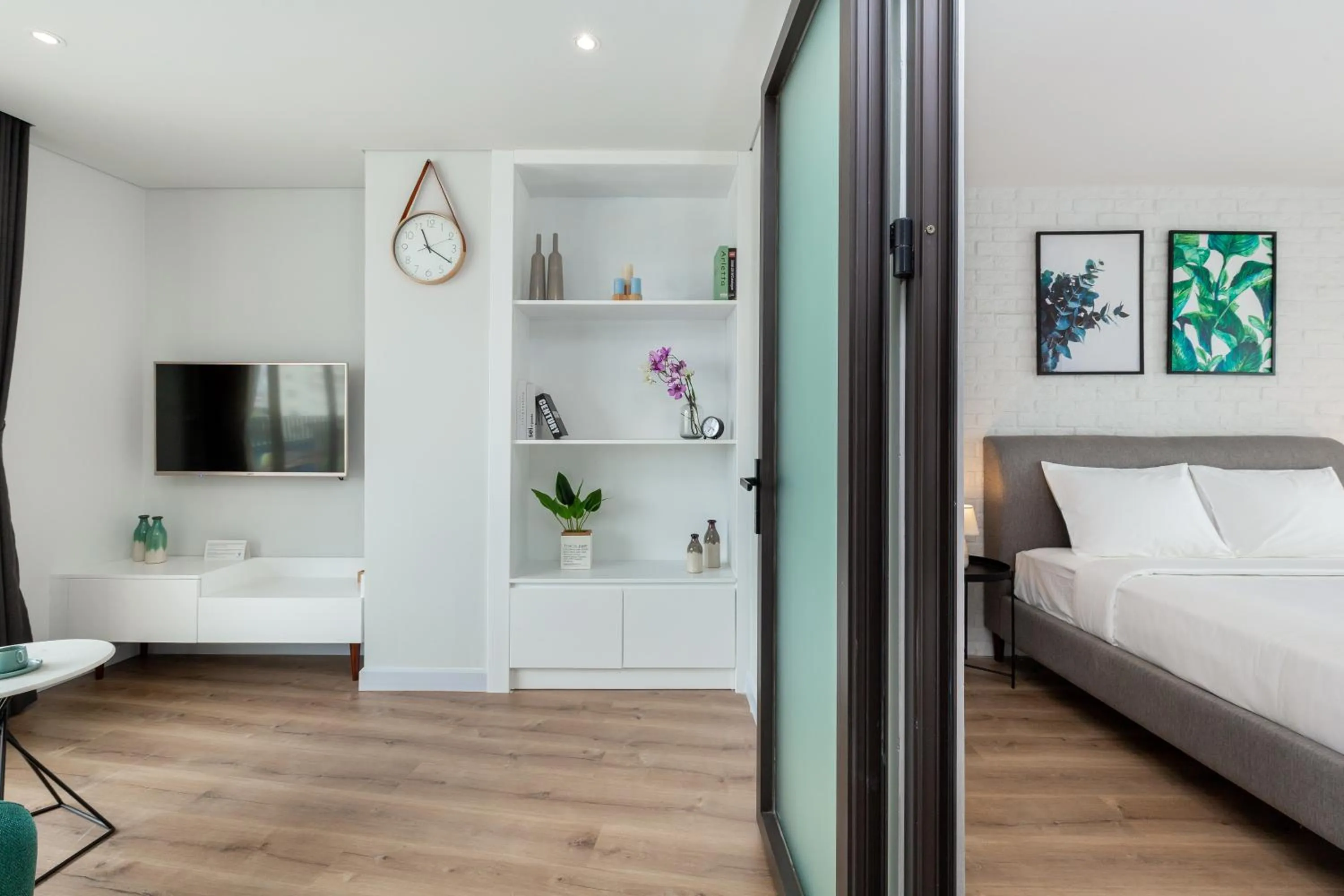 Living room, Bed in Cozrum Homes - Premier Residence