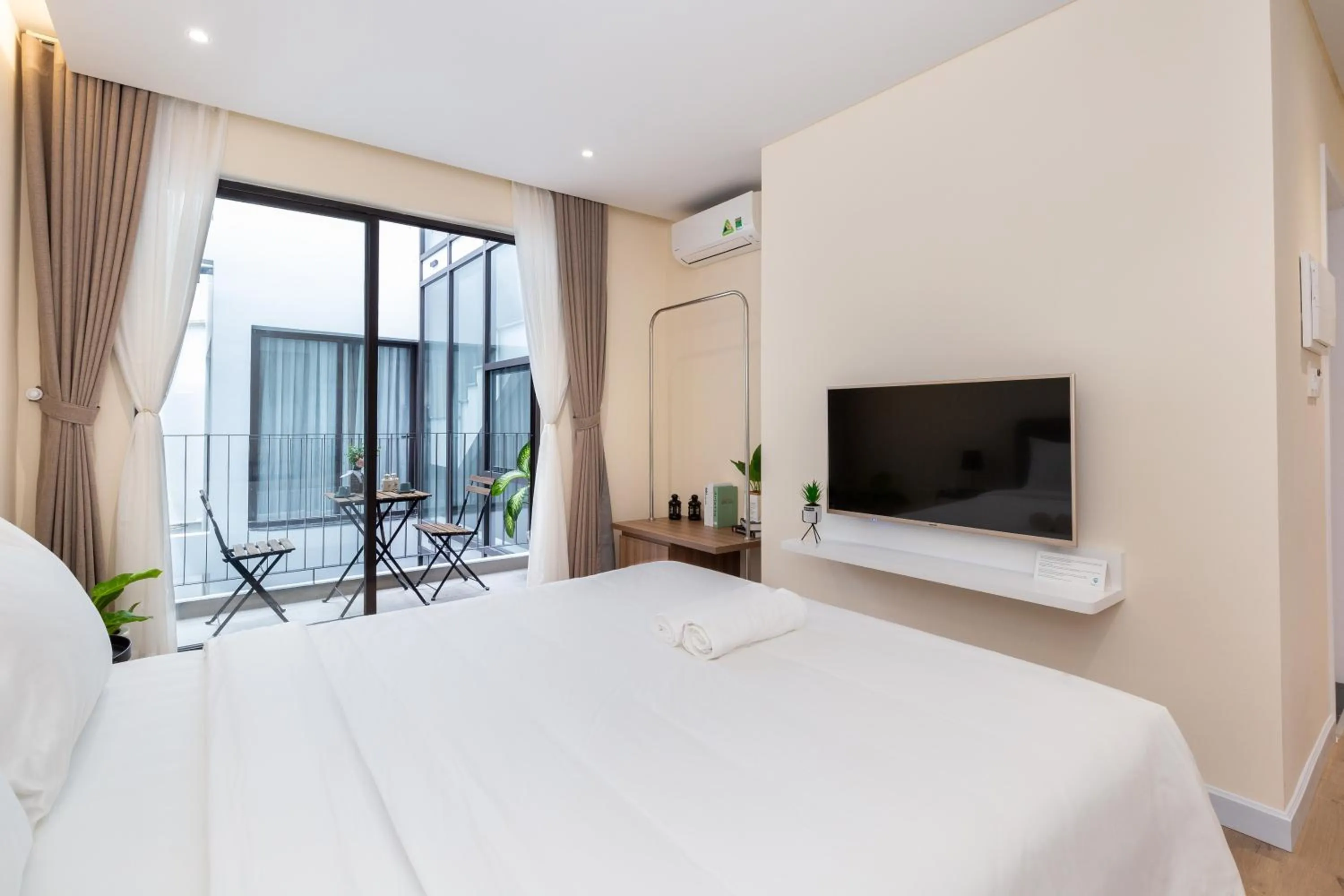 Photo of the whole room, Bed in Cozrum Homes - Premier Residence