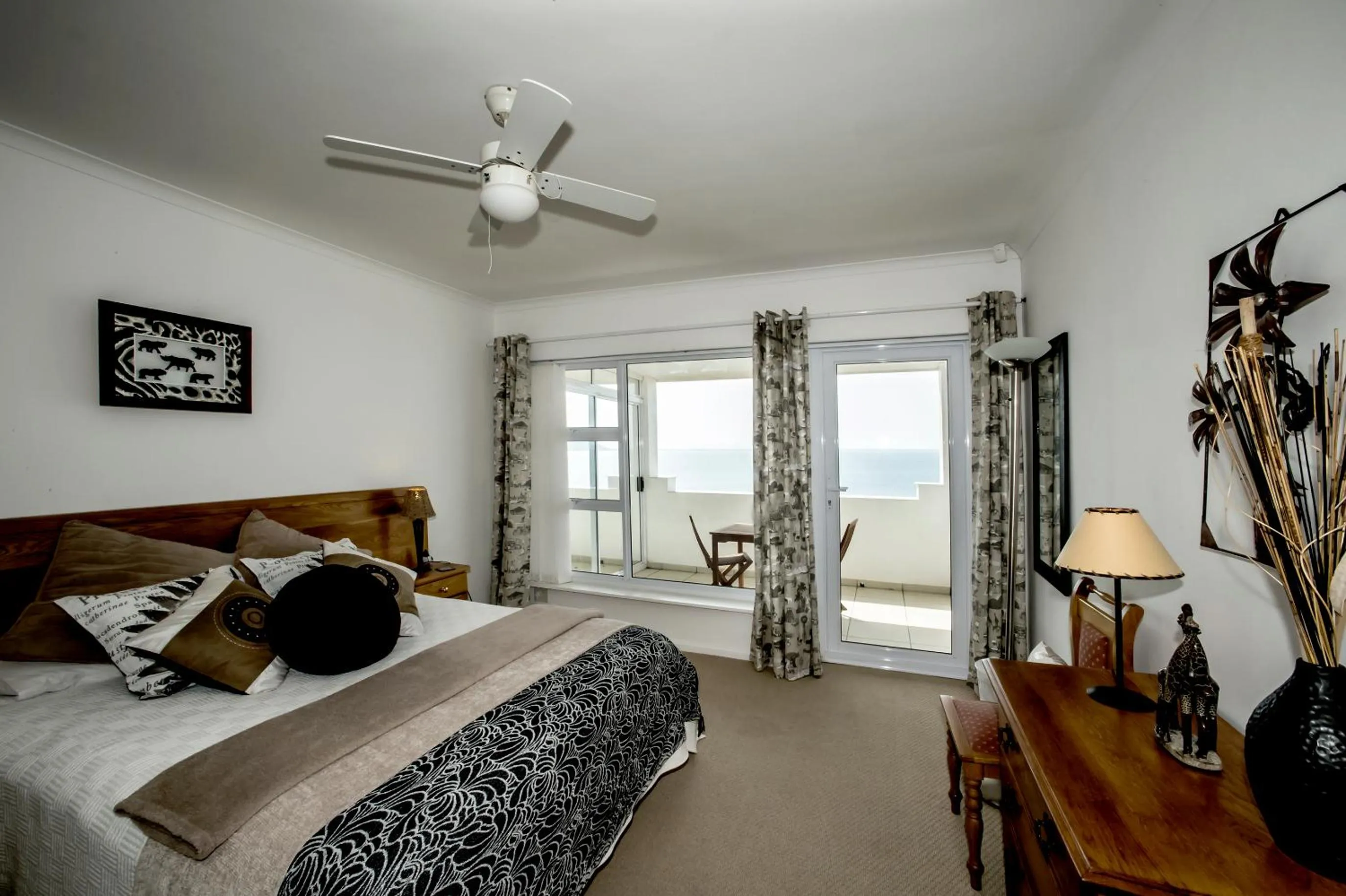 Bedroom, Bed in Penguinden - load-shedding free