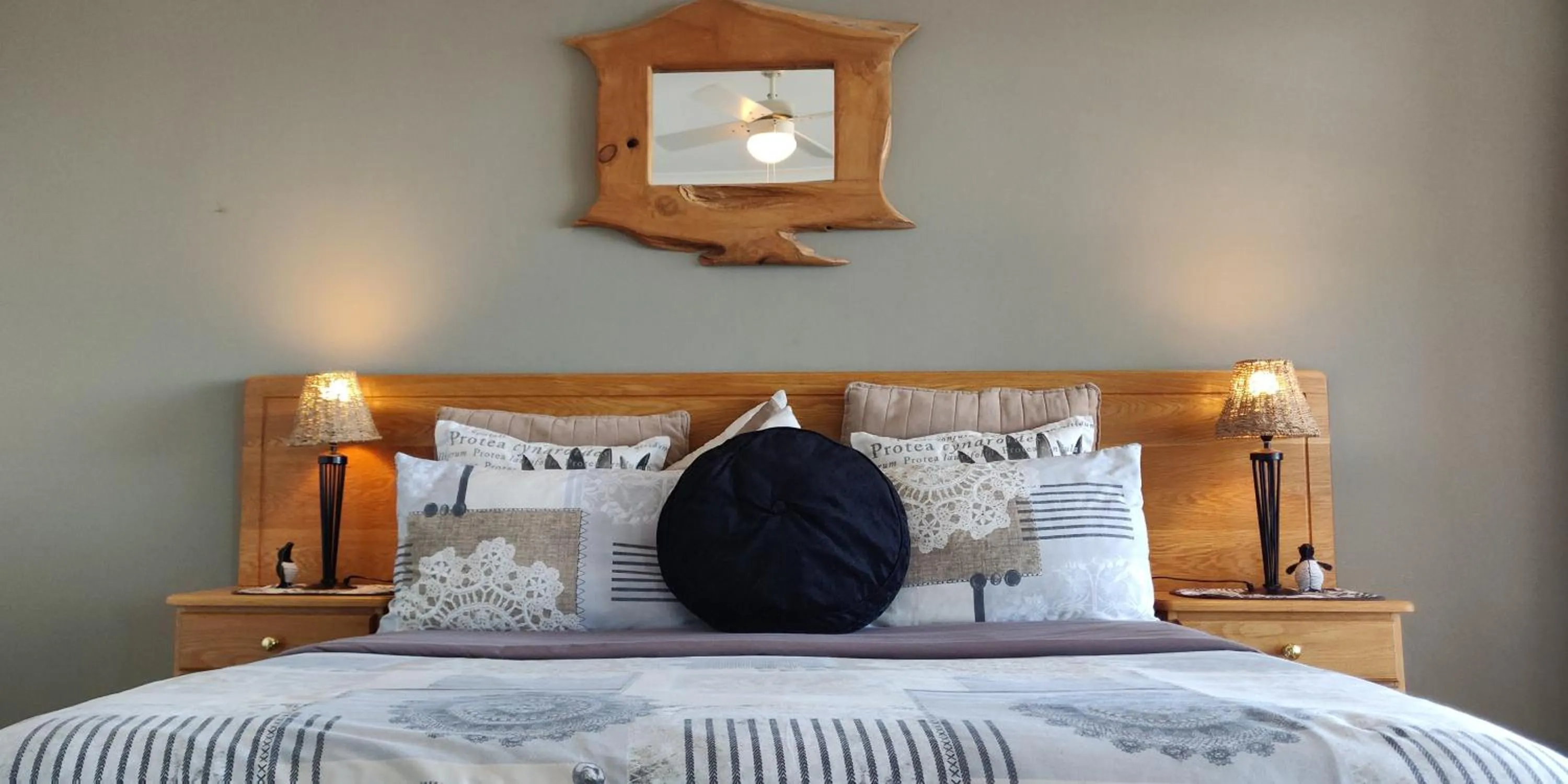 Other, Bed in Penguinden - load-shedding free