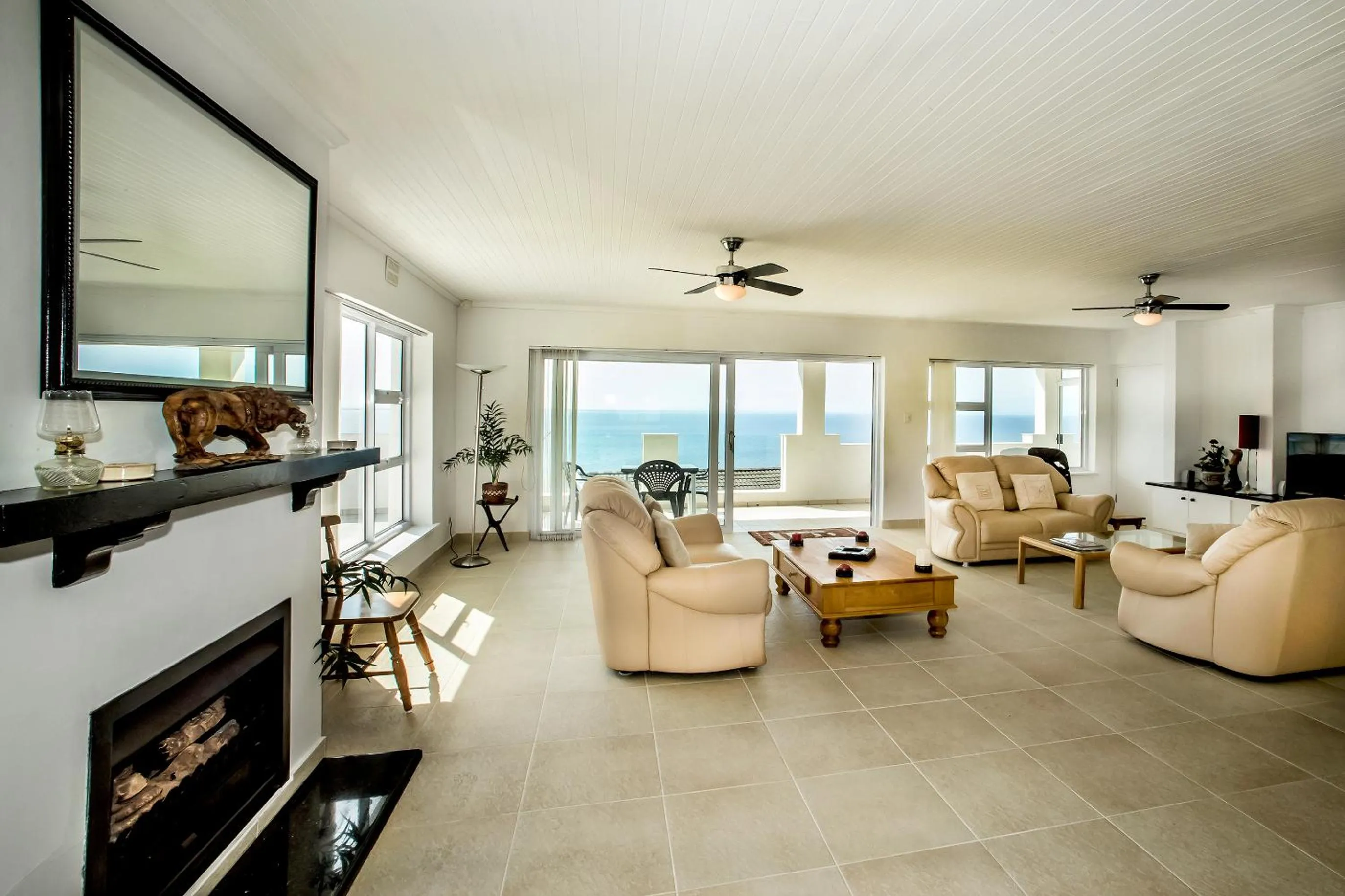 Living room in Penguinden - load-shedding free