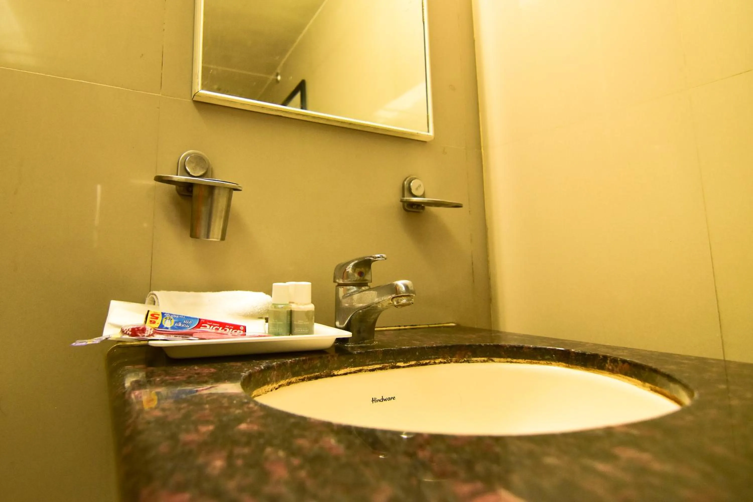 Toilet in MY Bizz Hotel Sapna