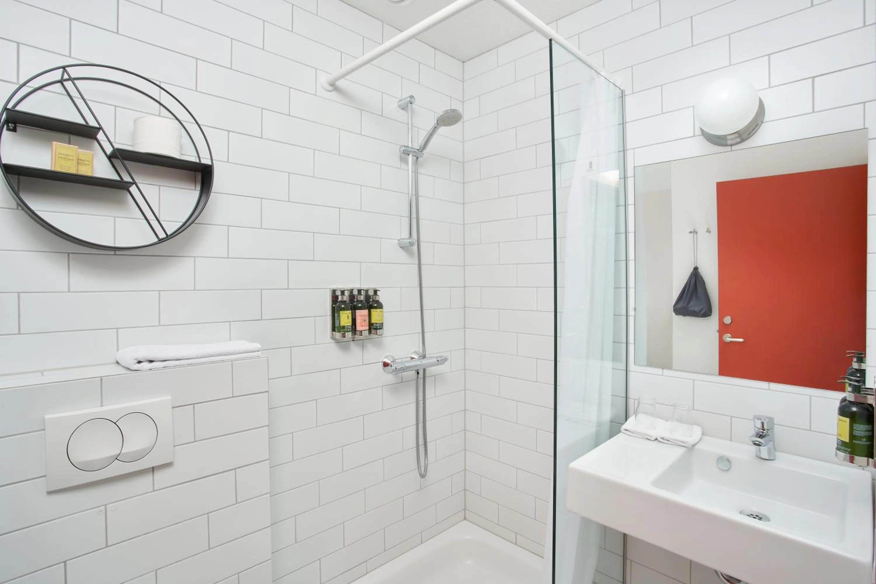 Shower in Höfn - Berjaya Iceland Hotels