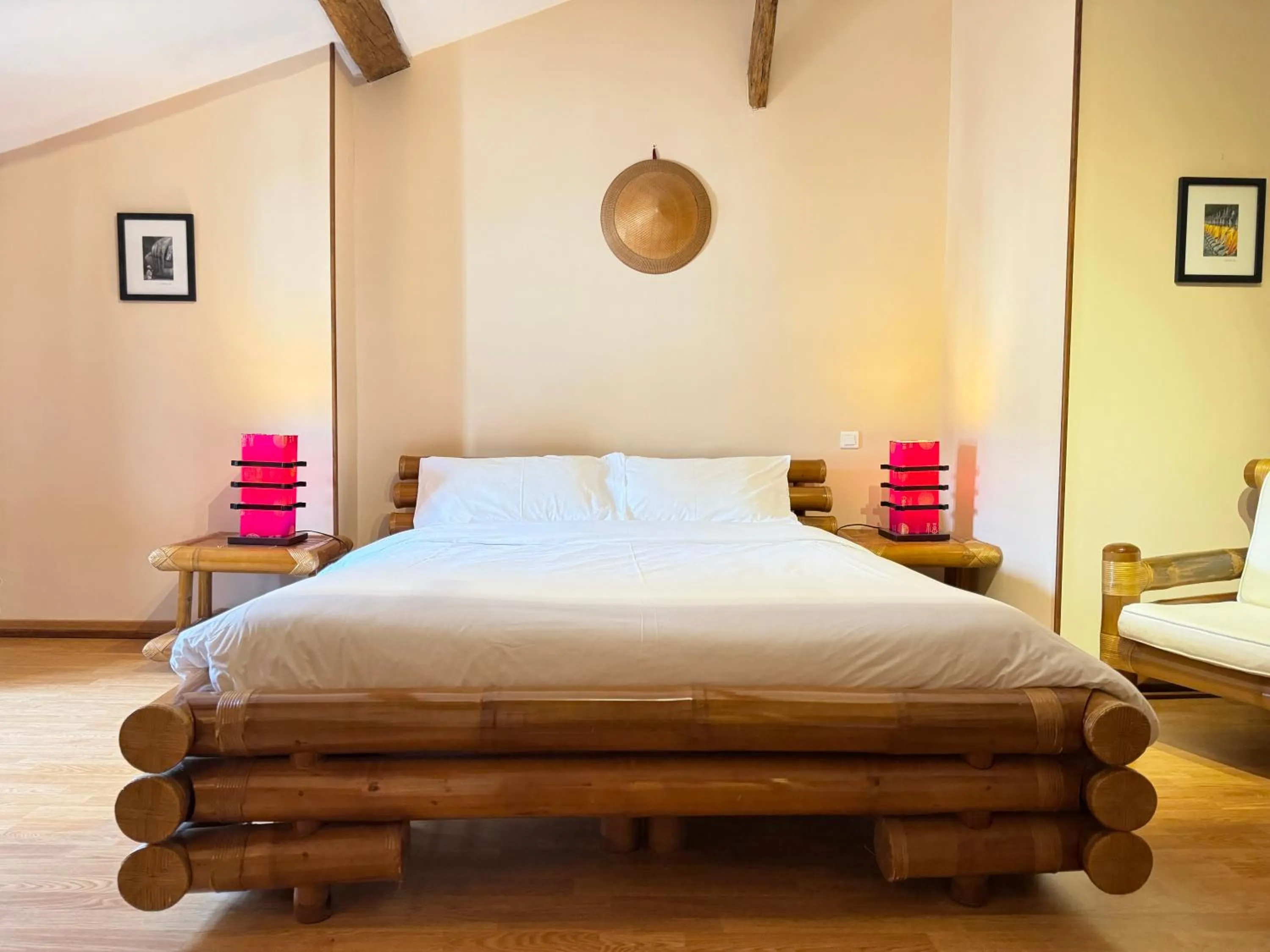 Bed in Le Relais de Saint-Preuil, The Originals Relais Vignes du Cognac