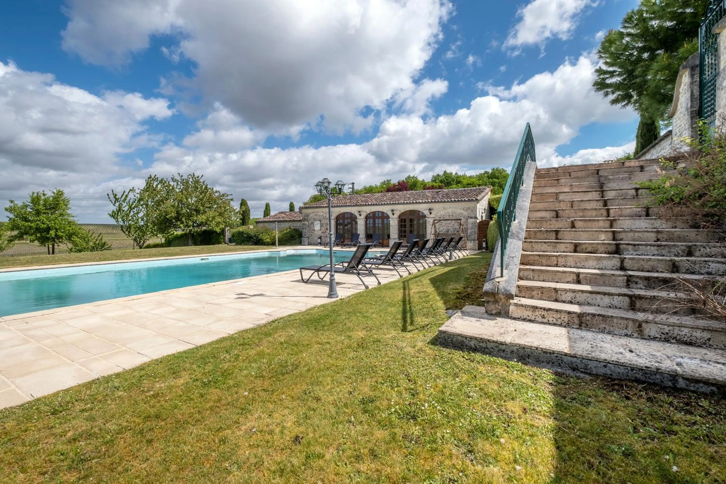 Property building in Le Relais de Saint-Preuil, The Originals Relais Vignes du Cognac