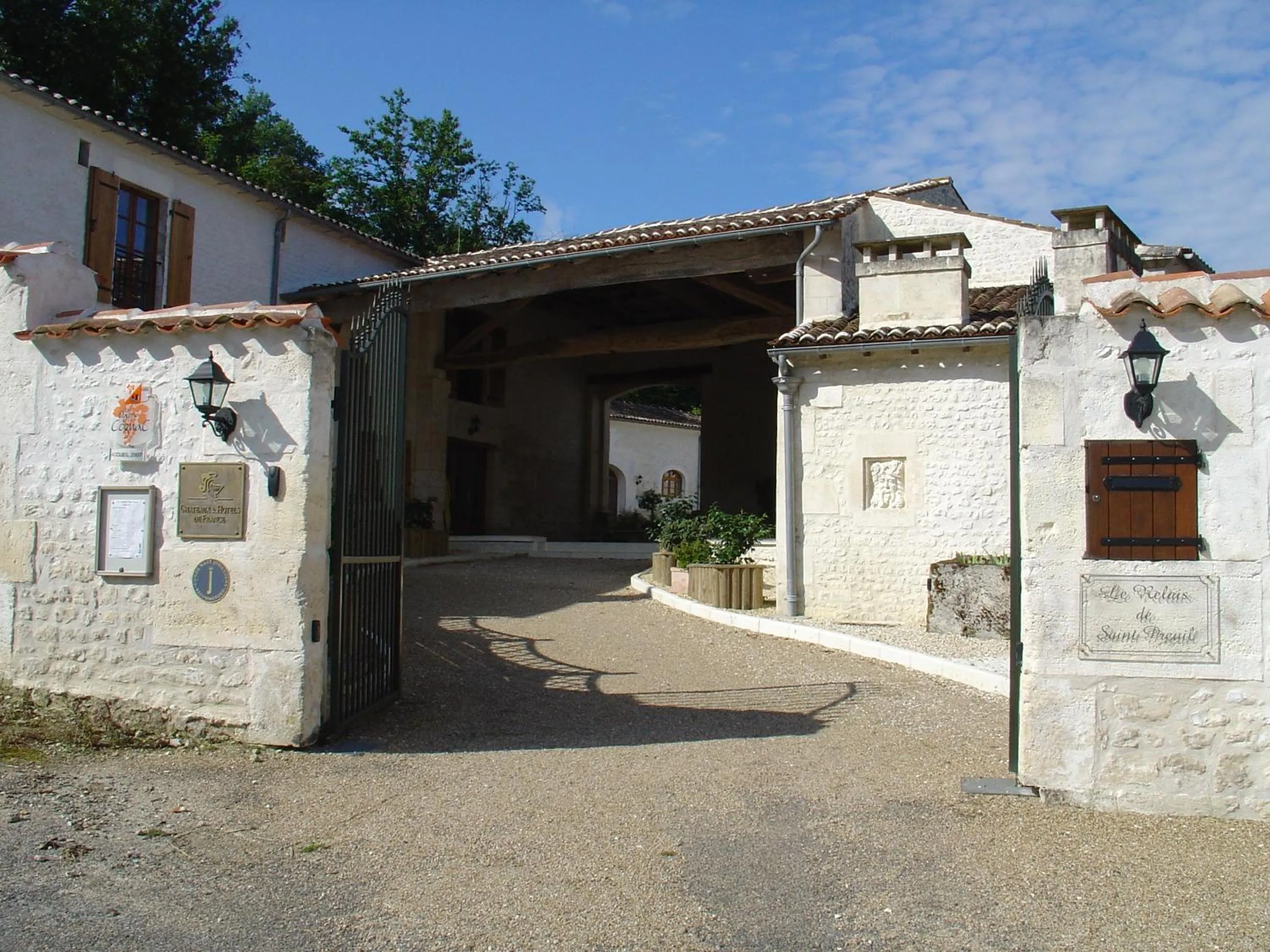 Facade/entrance in Le Relais de Saint-Preuil, The Originals Relais Vignes du Cognac