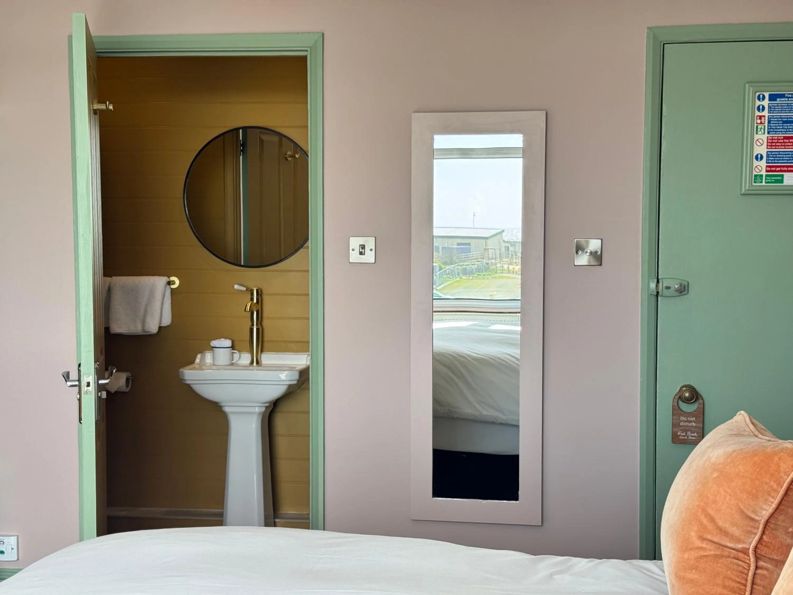 Bathroom, Bed in East Beach Guest House