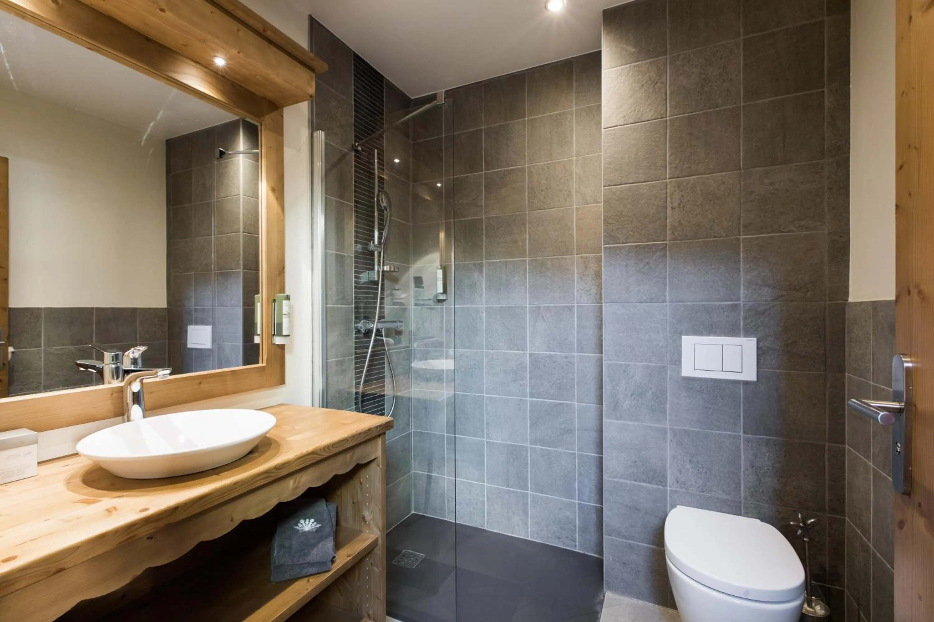 Bathroom in Les Chalets de La Griyotire