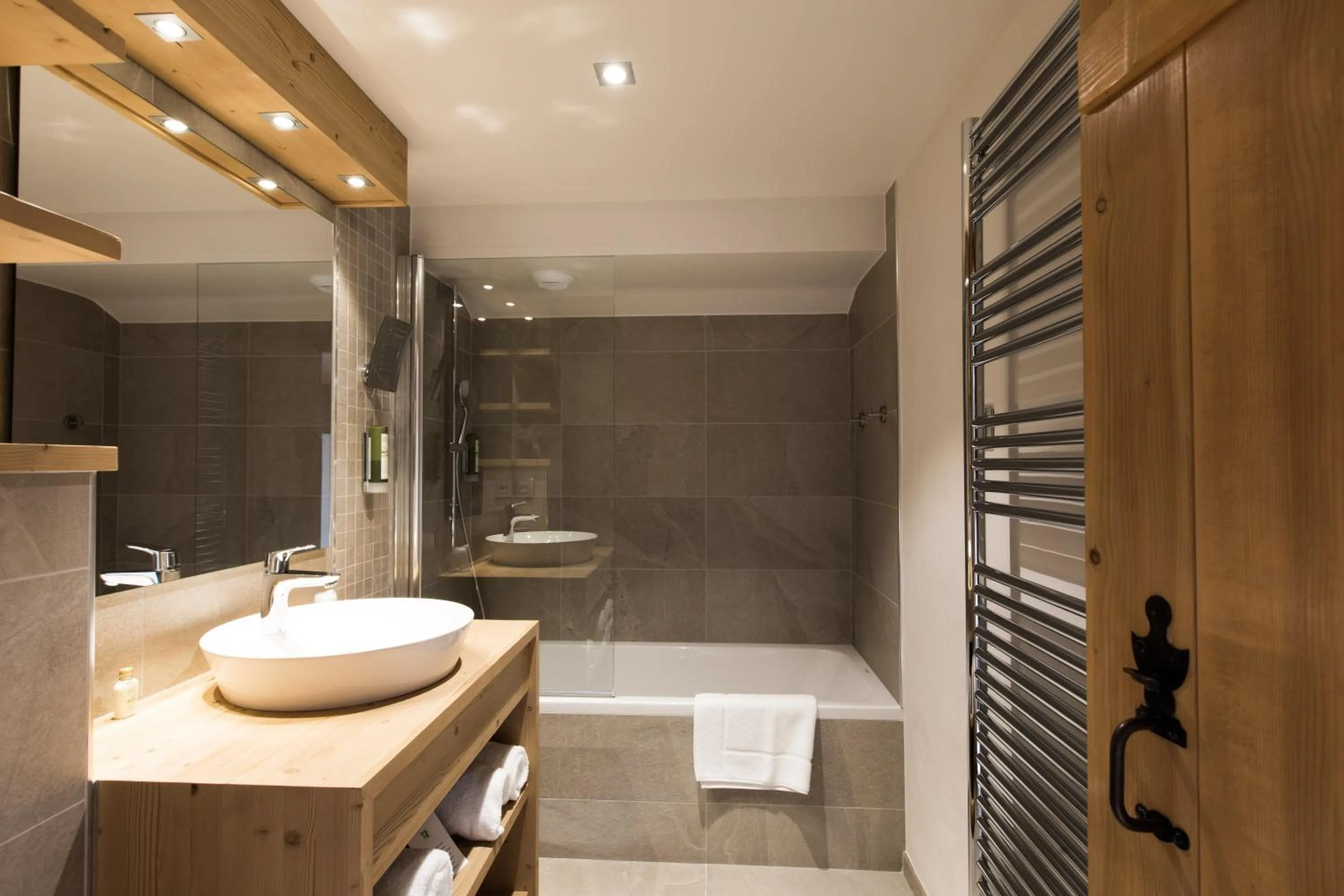 Bathroom in Les Chalets de La Griyotire