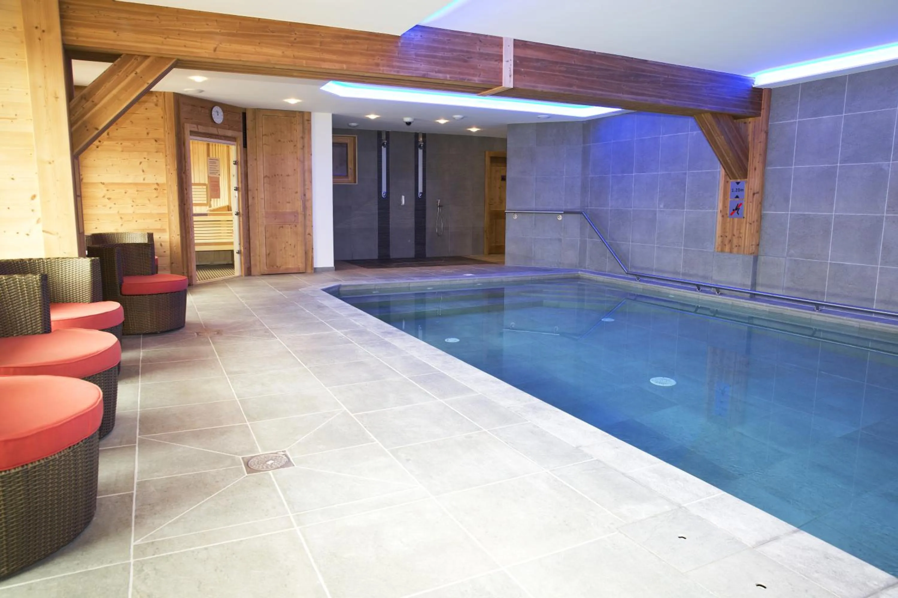 Massage in Les Chalets de La Griyotire