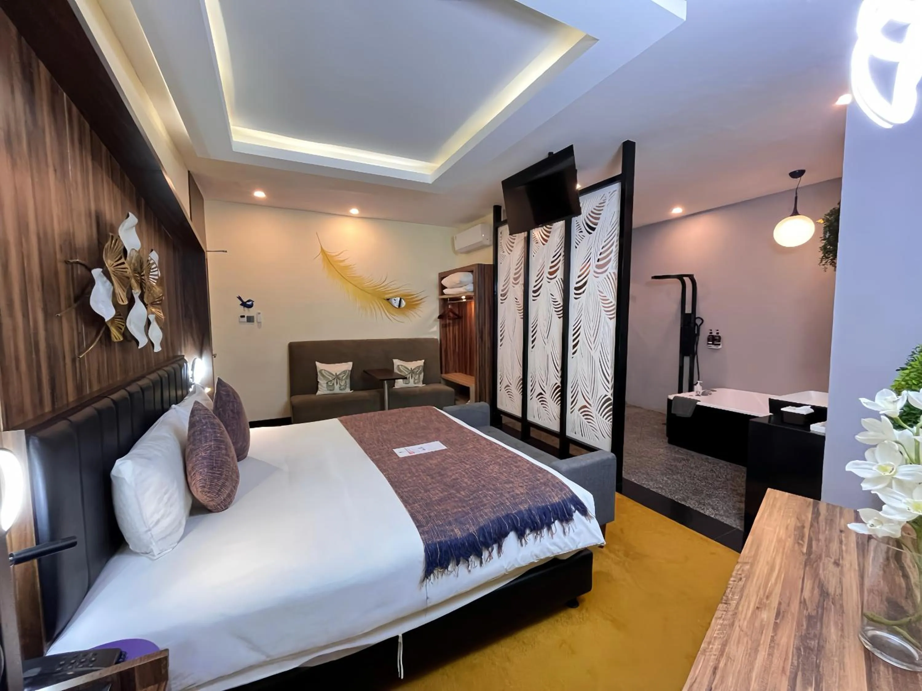 Bedroom, Bed in Oak Tree Urban Hotel Jakarta