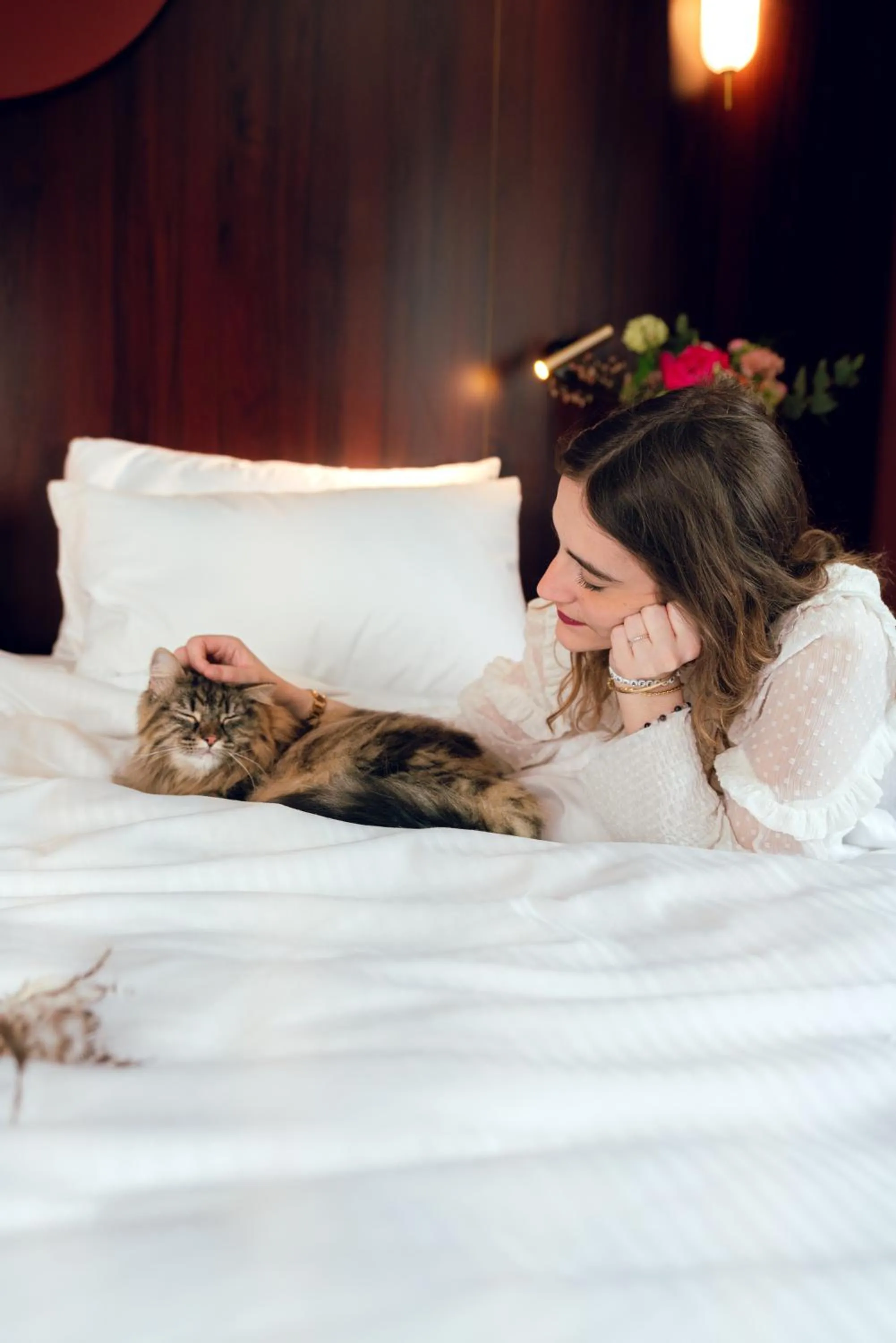 People, Bed in Nest Hotel Paris la Défense - MGallery Collection