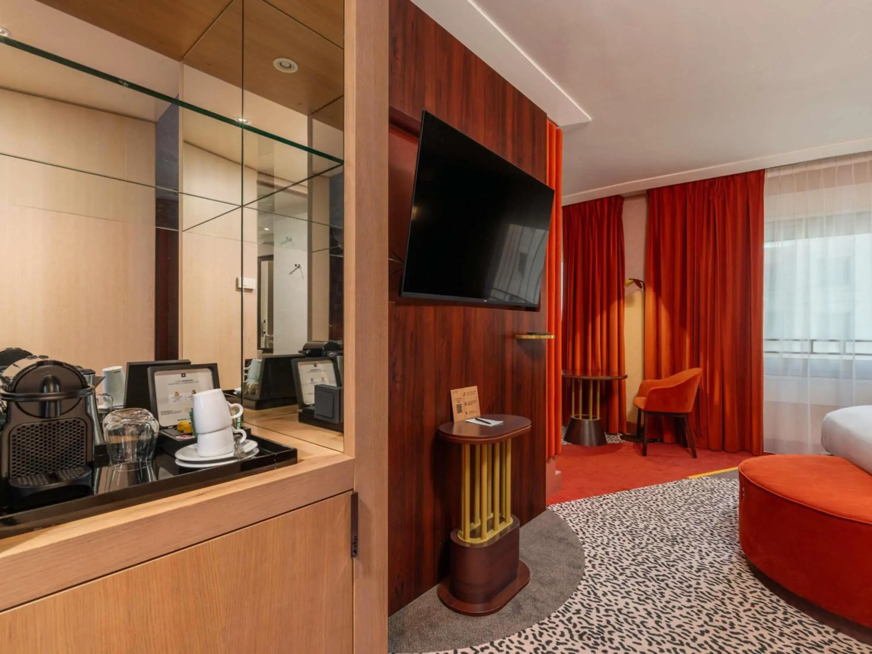 Bedroom, Bed in Nest Hotel Paris la Défense - MGallery Collection Bedroom, Bed in Nest Hotel Paris la Défense - MGallery Collection