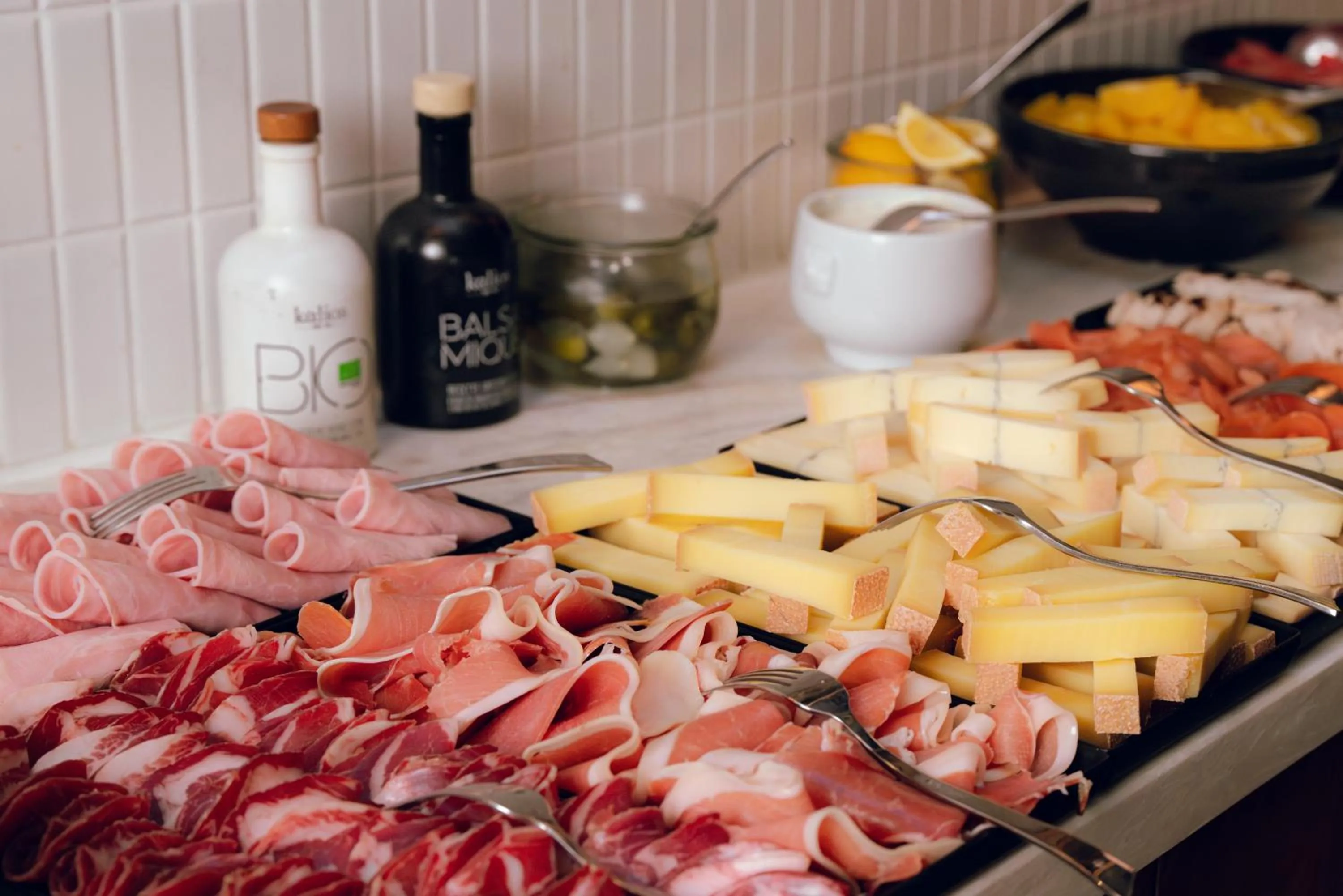 Food in Nest Hotel Paris la Défense - MGallery Collection