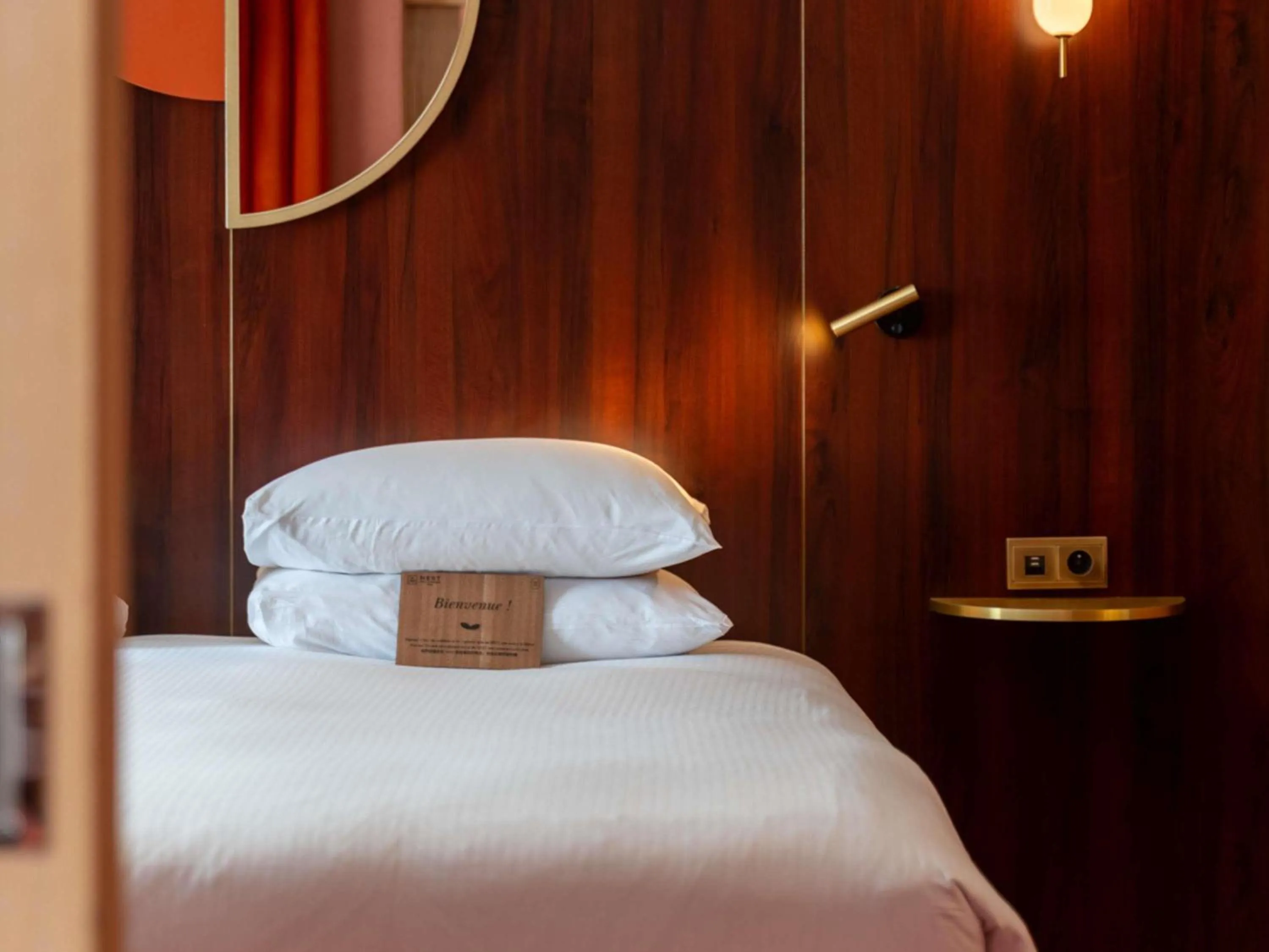 Bedroom, Bed in Nest Hotel Paris la Défense - MGallery Collection