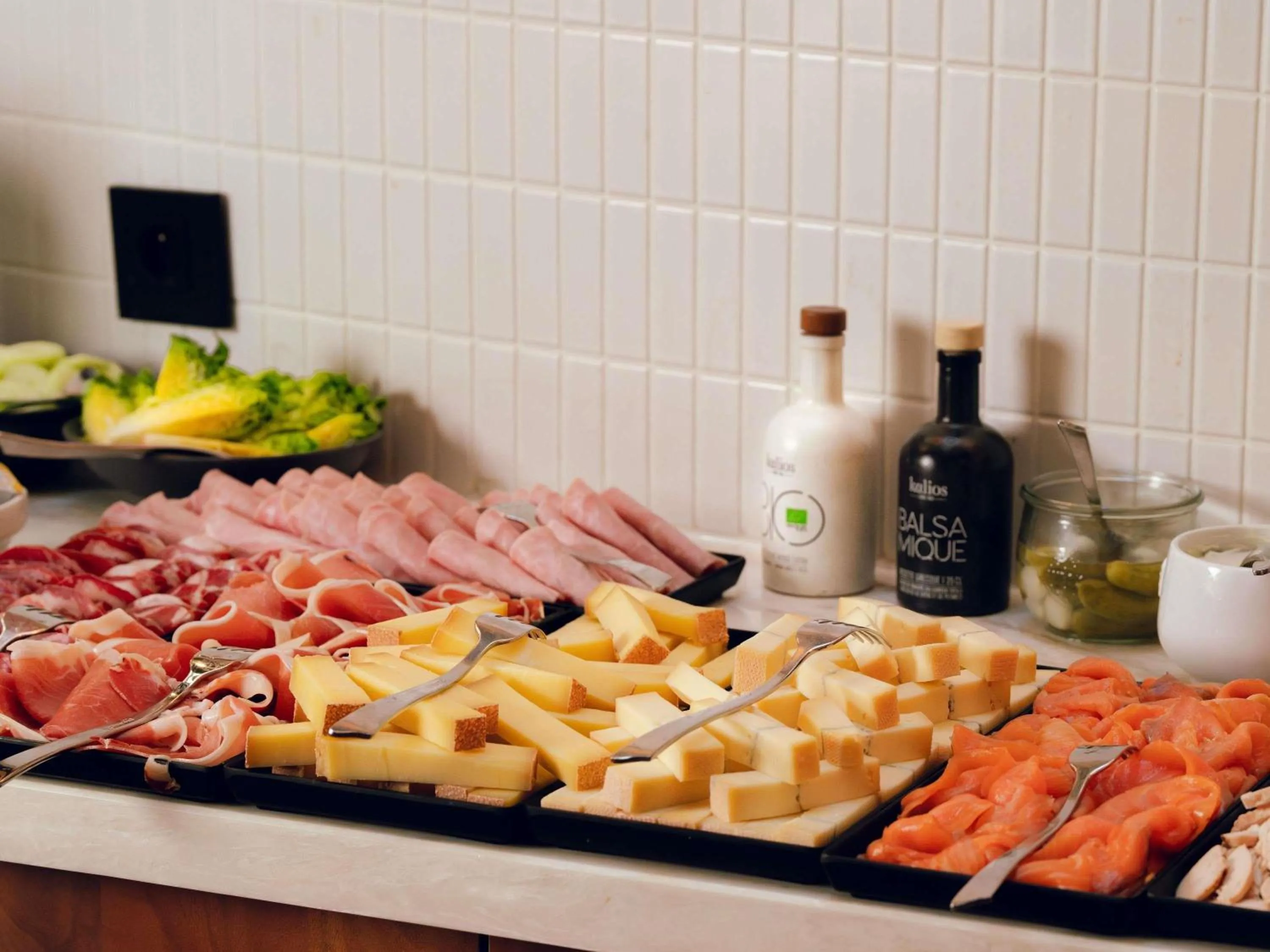 Breakfast in Nest Hotel Paris la Défense - MGallery Collection