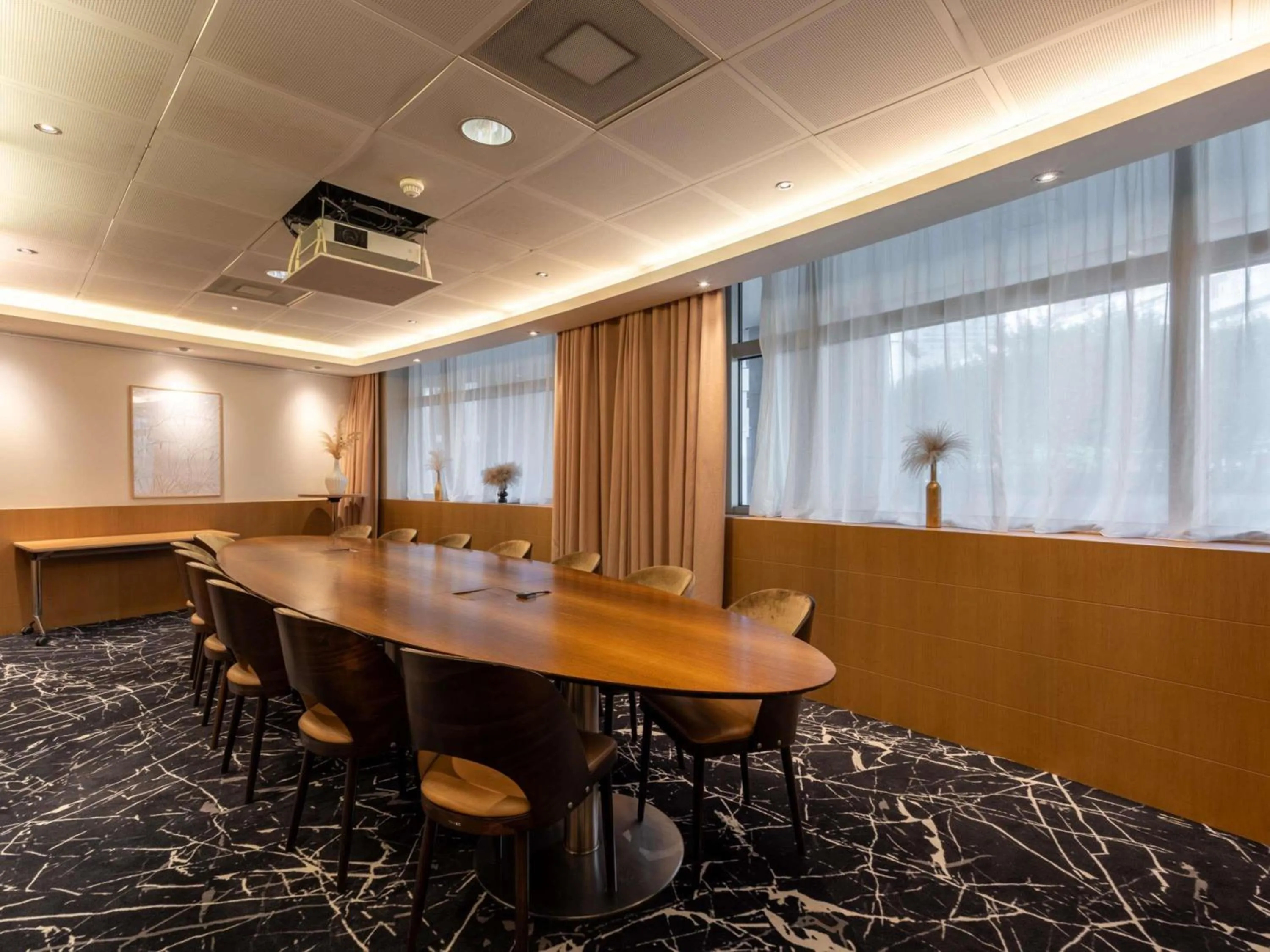 Meeting/conference room in Nest Hotel Paris la Défense - MGallery Collection