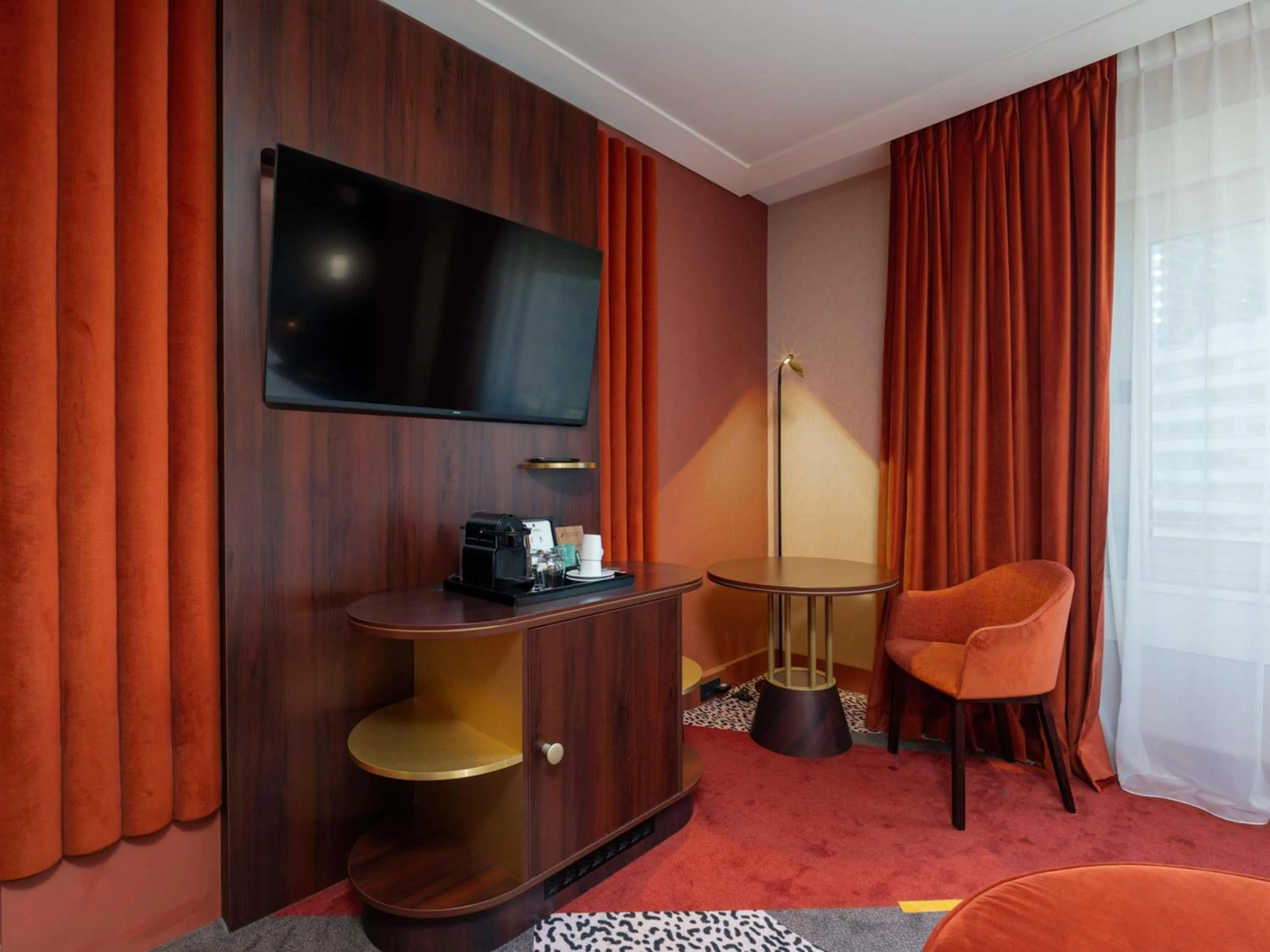 Bedroom in Nest Hotel Paris la Défense - MGallery Collection