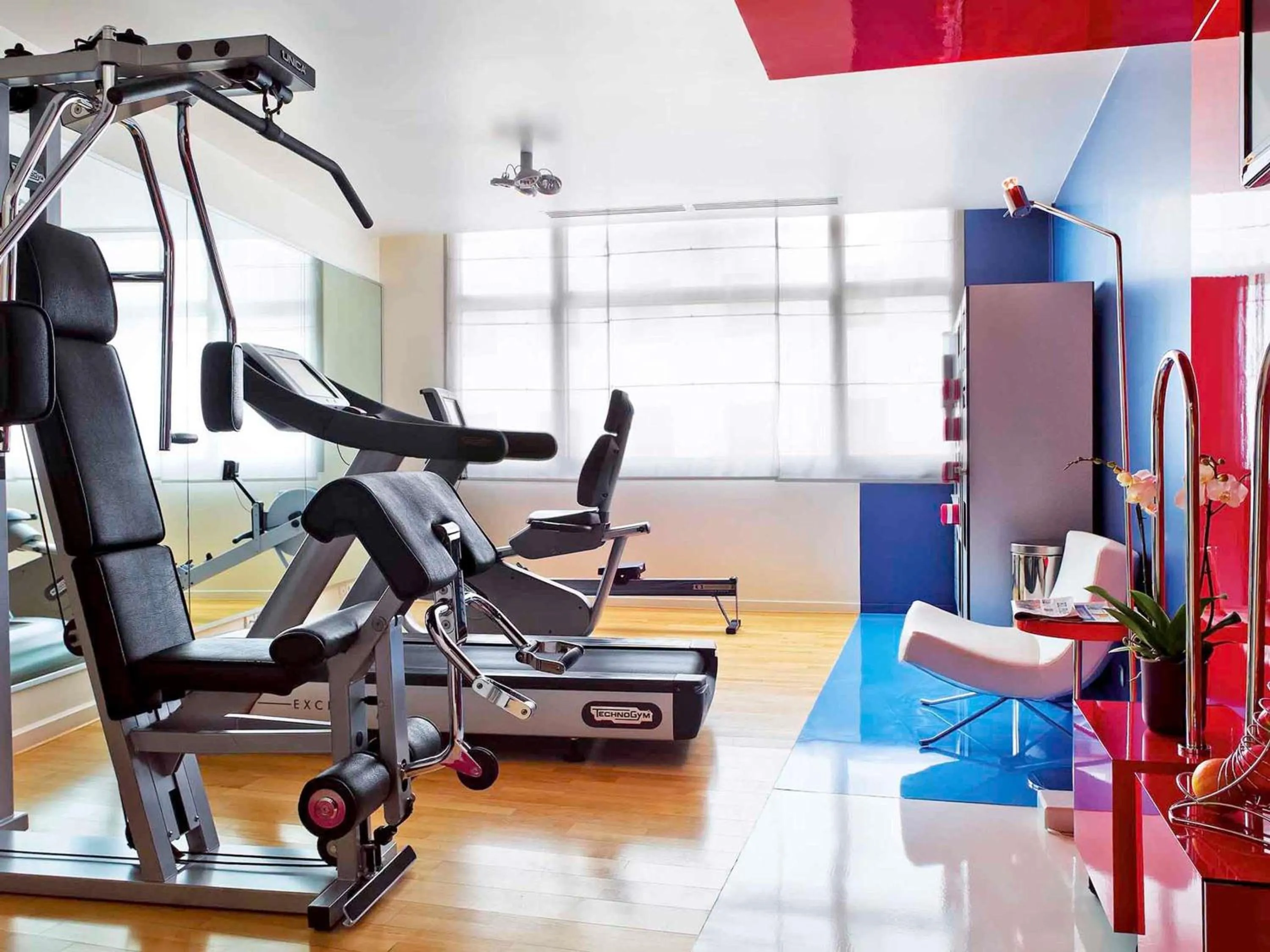 Fitness centre/facilities in Nest Hotel Paris la Défense - MGallery Collection
