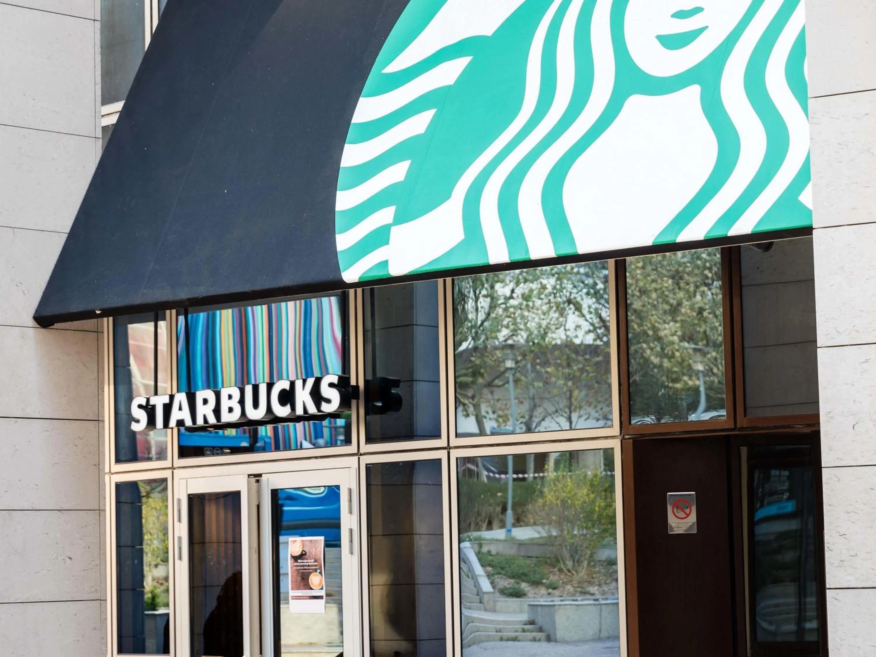 Restaurant/places to eat in Nest Hotel Paris la Défense - MGallery Collection