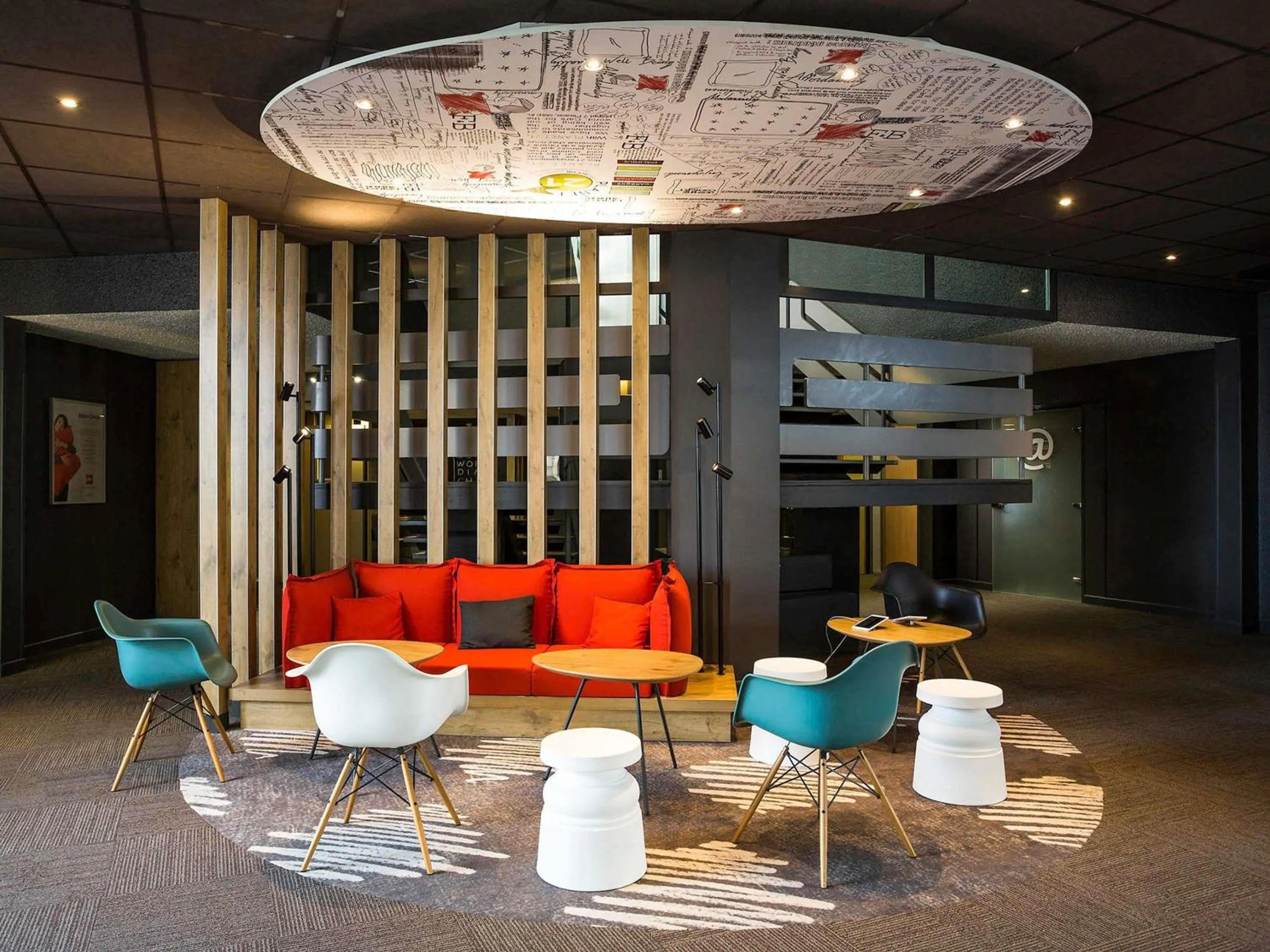 Property building in ibis Bordeaux Lac