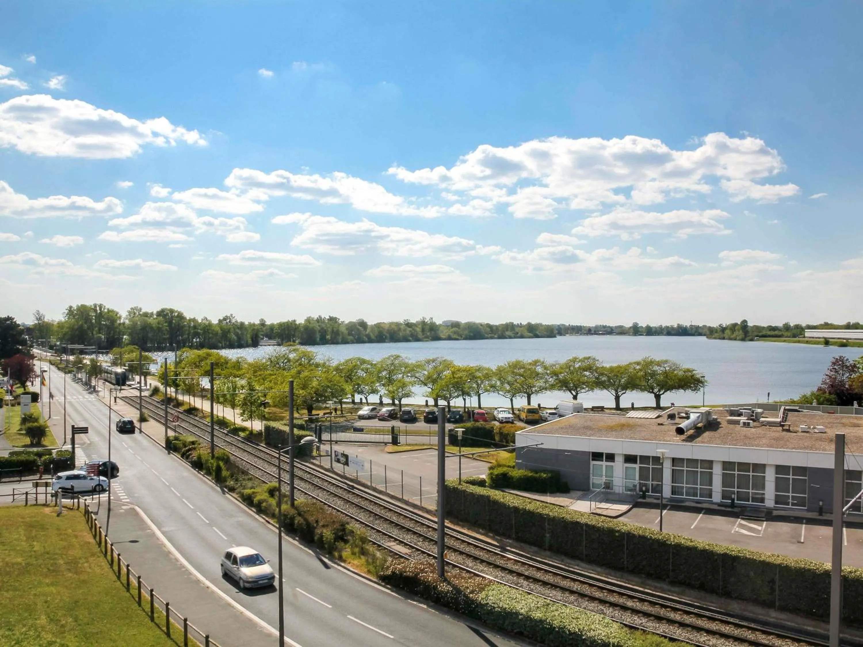 Bedroom in ibis Bordeaux Lac