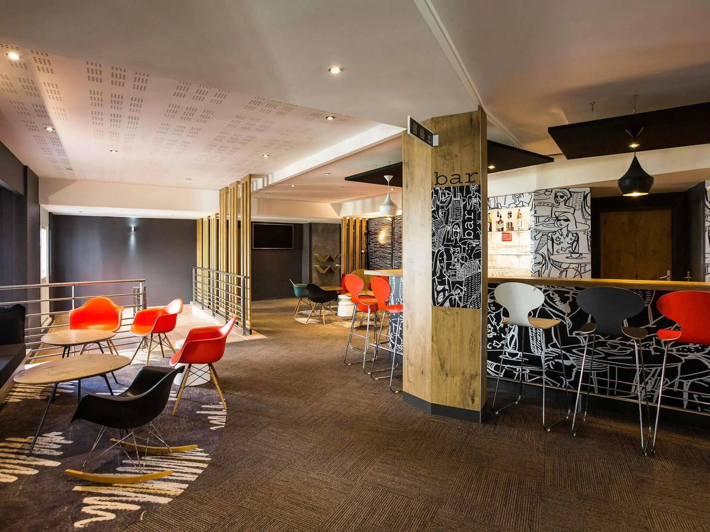 Lounge or bar in ibis Bordeaux Lac Lounge or bar in ibis Bordeaux Lac