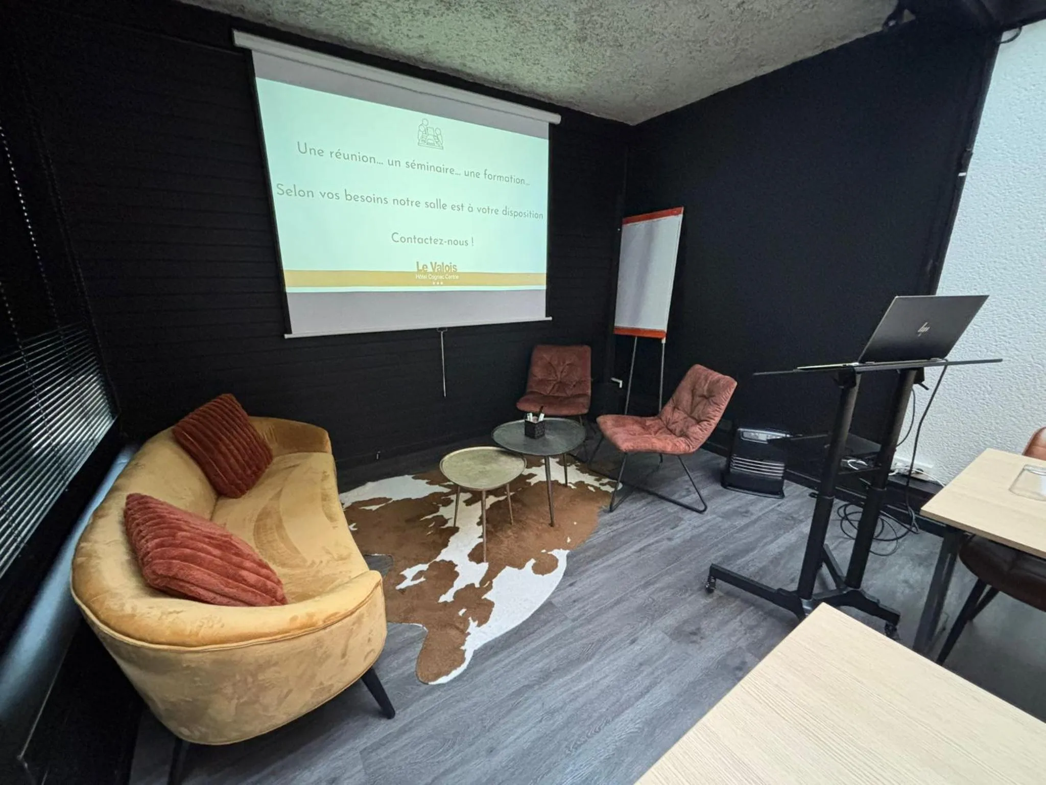 Meeting/conference room in Hôtel Le Valois, Cognac Centre