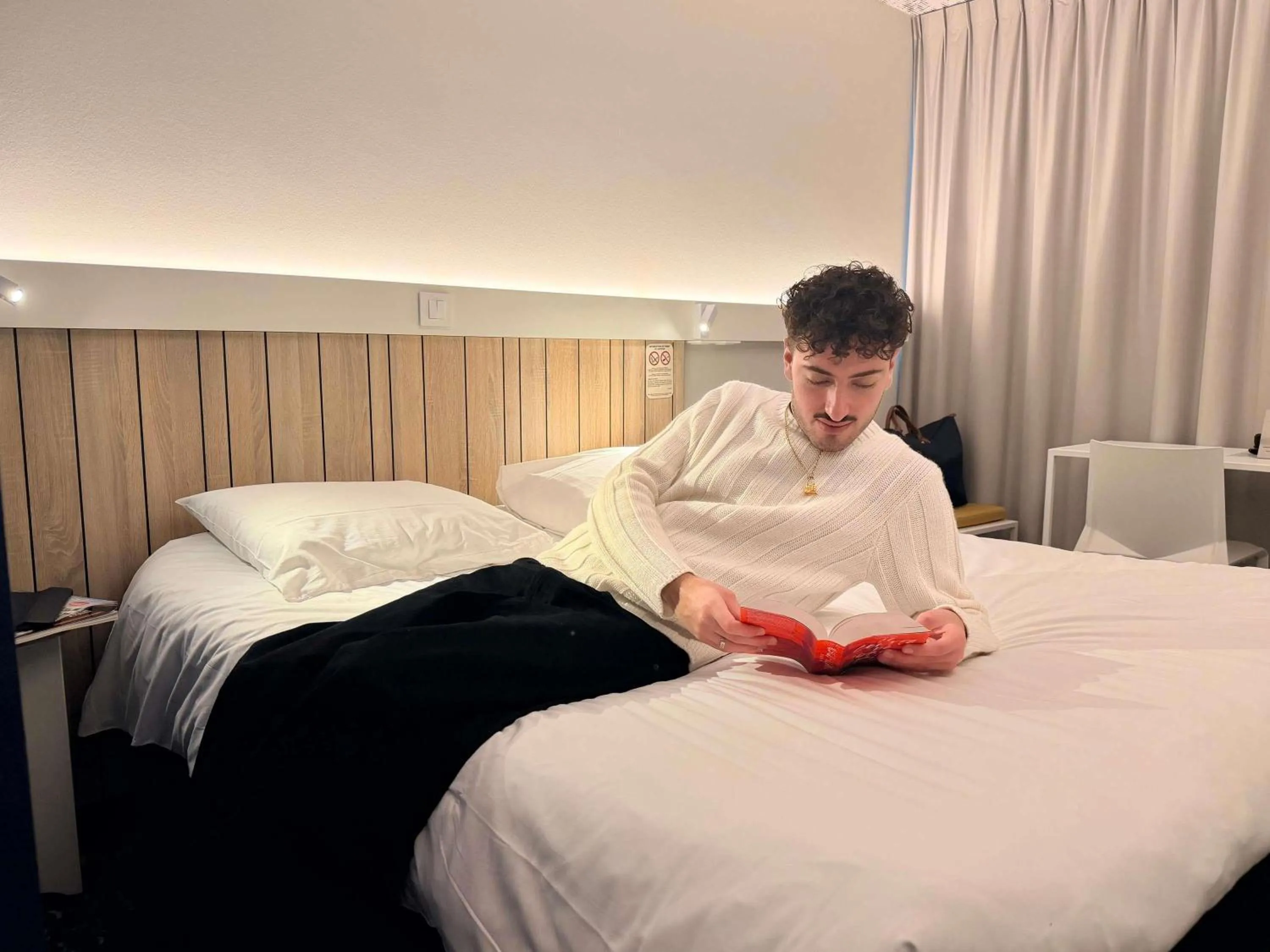 Property building, Bed in ibis Rennes Cesson