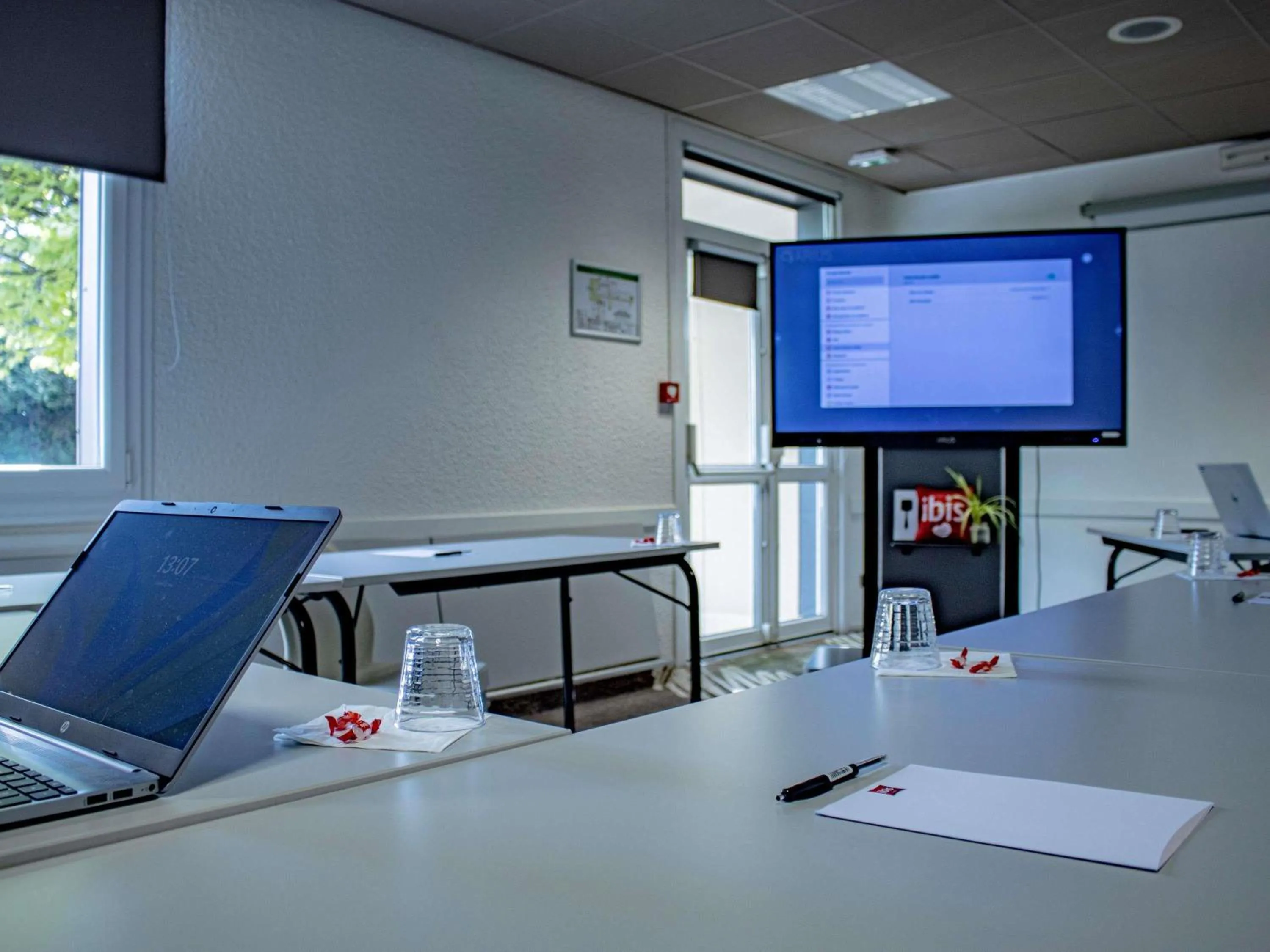 Meeting/conference room in ibis Rennes Cesson
