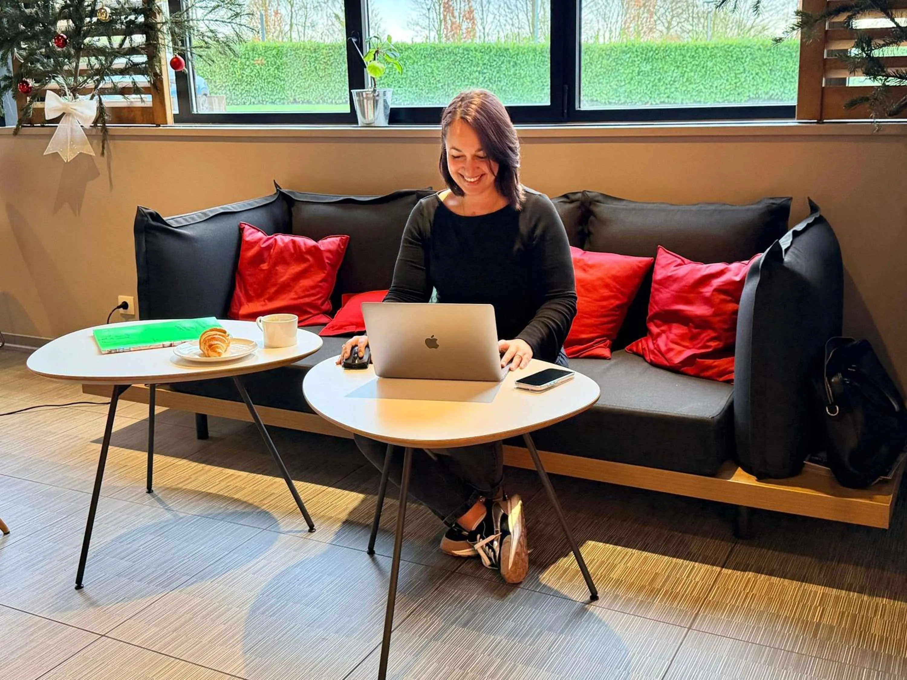 Lounge or bar in ibis Rennes Cesson