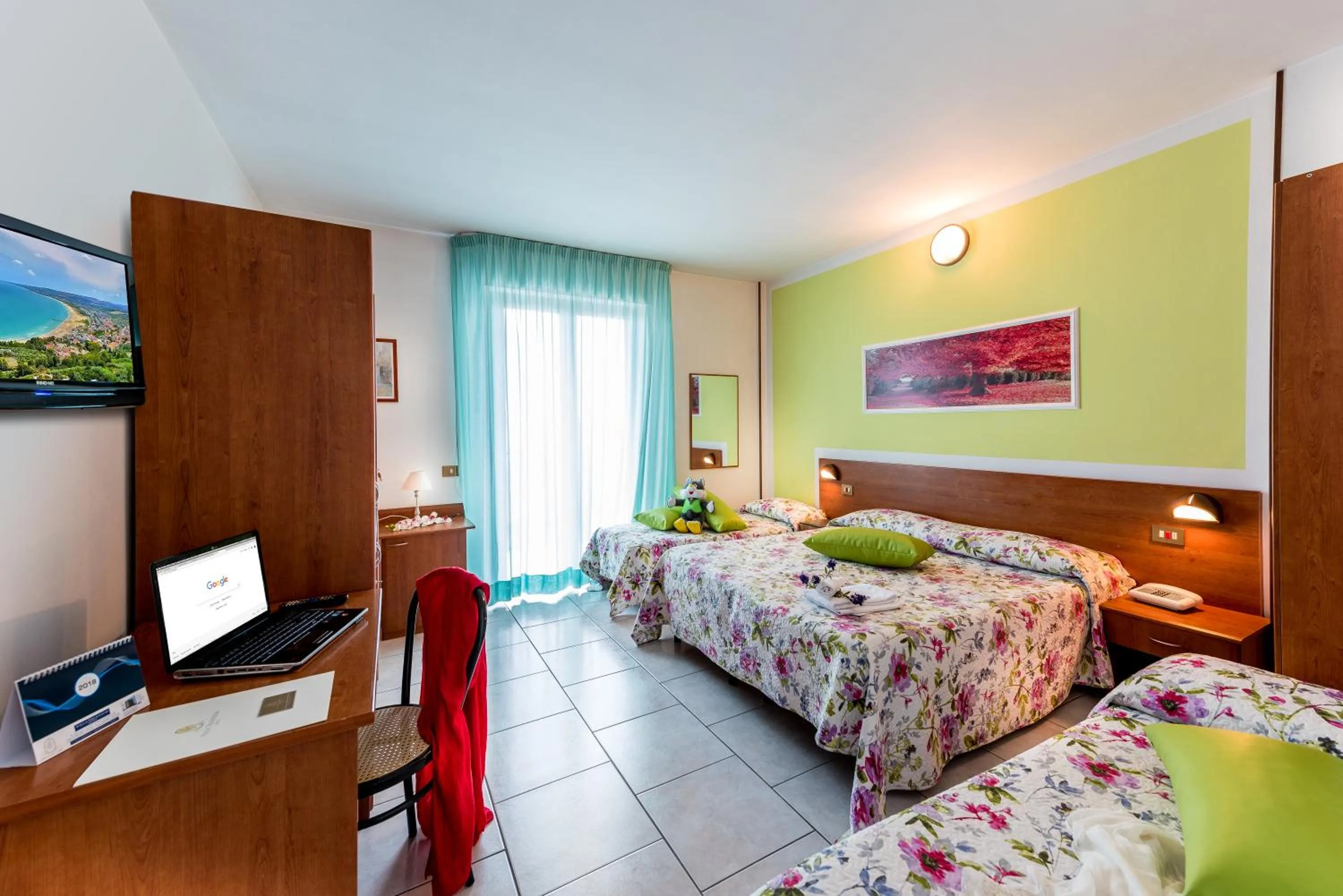 Photo of the whole room, Bed in Hotel Villa Truentum