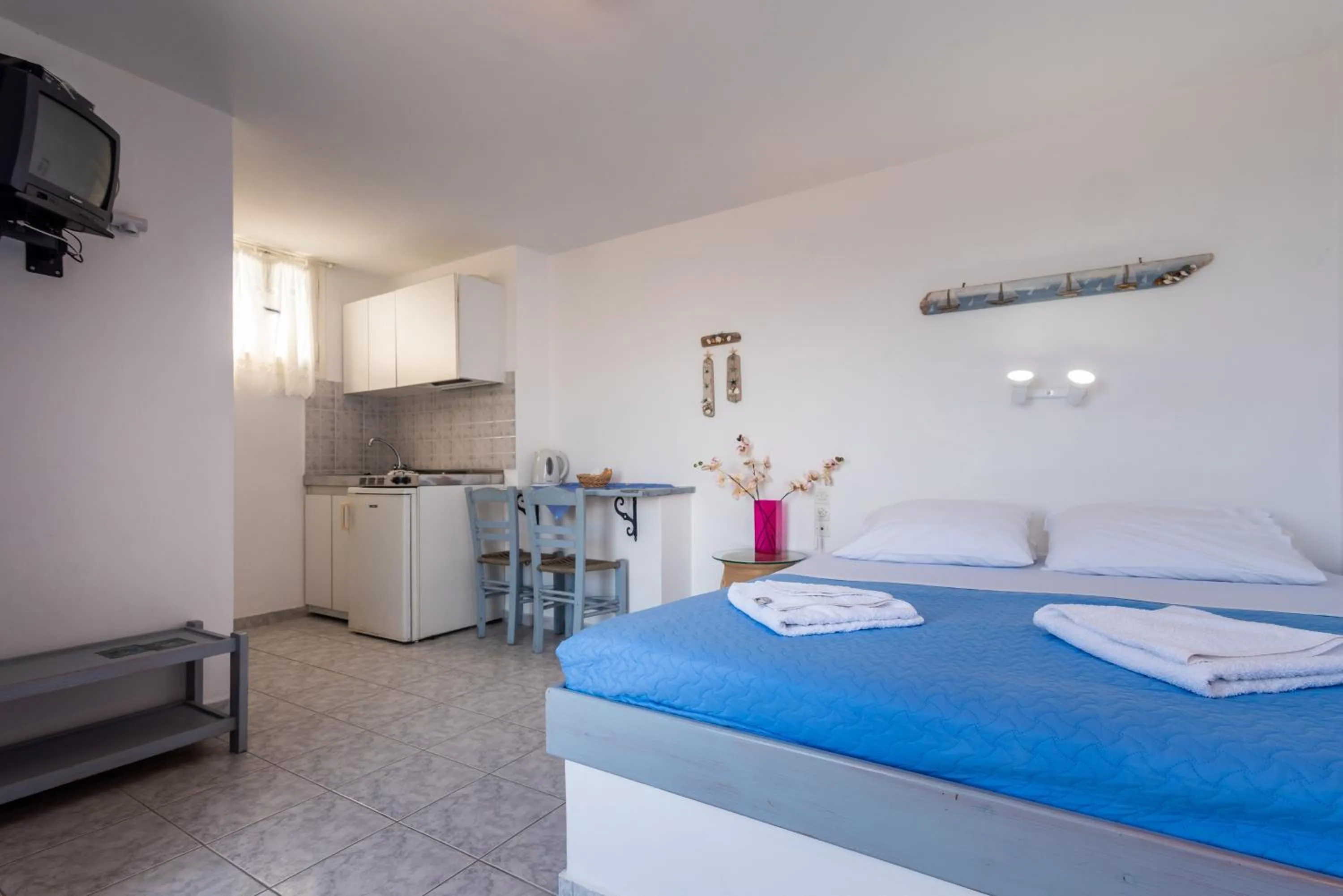 Bedroom, Bed in Polyegos View