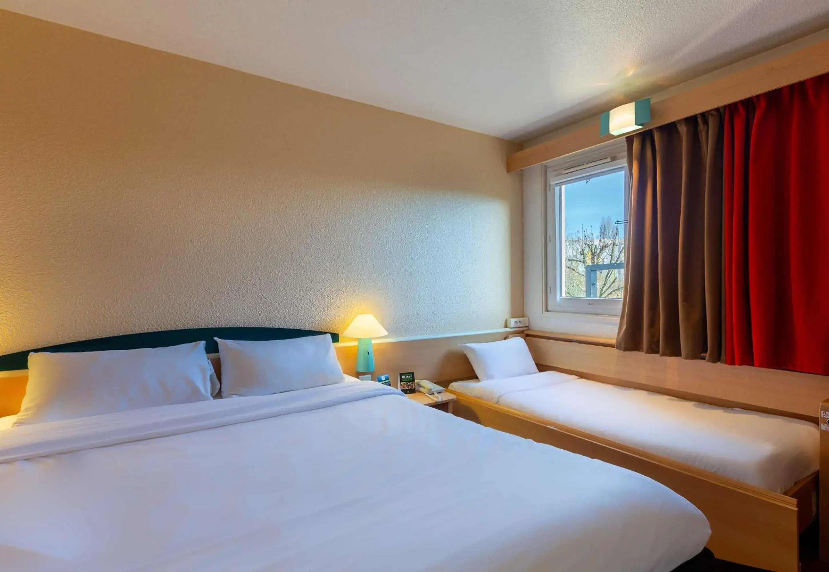 Bedroom, Bed in ibis Blois Vallée Maillard Bedroom, Bed in ibis Blois Vallée Maillard