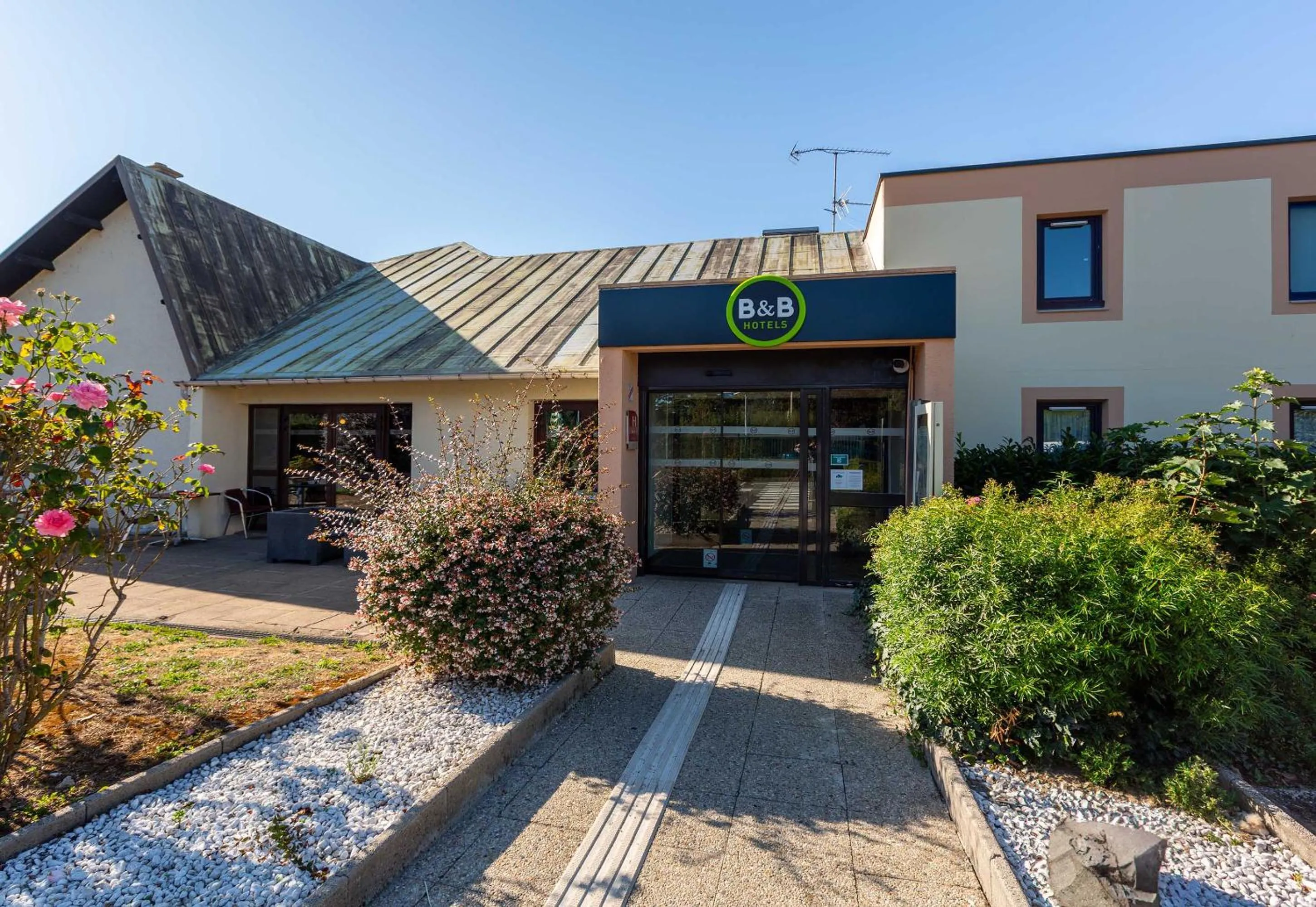 Property building in B&B HOTEL Blois Nord Vallée Maillard