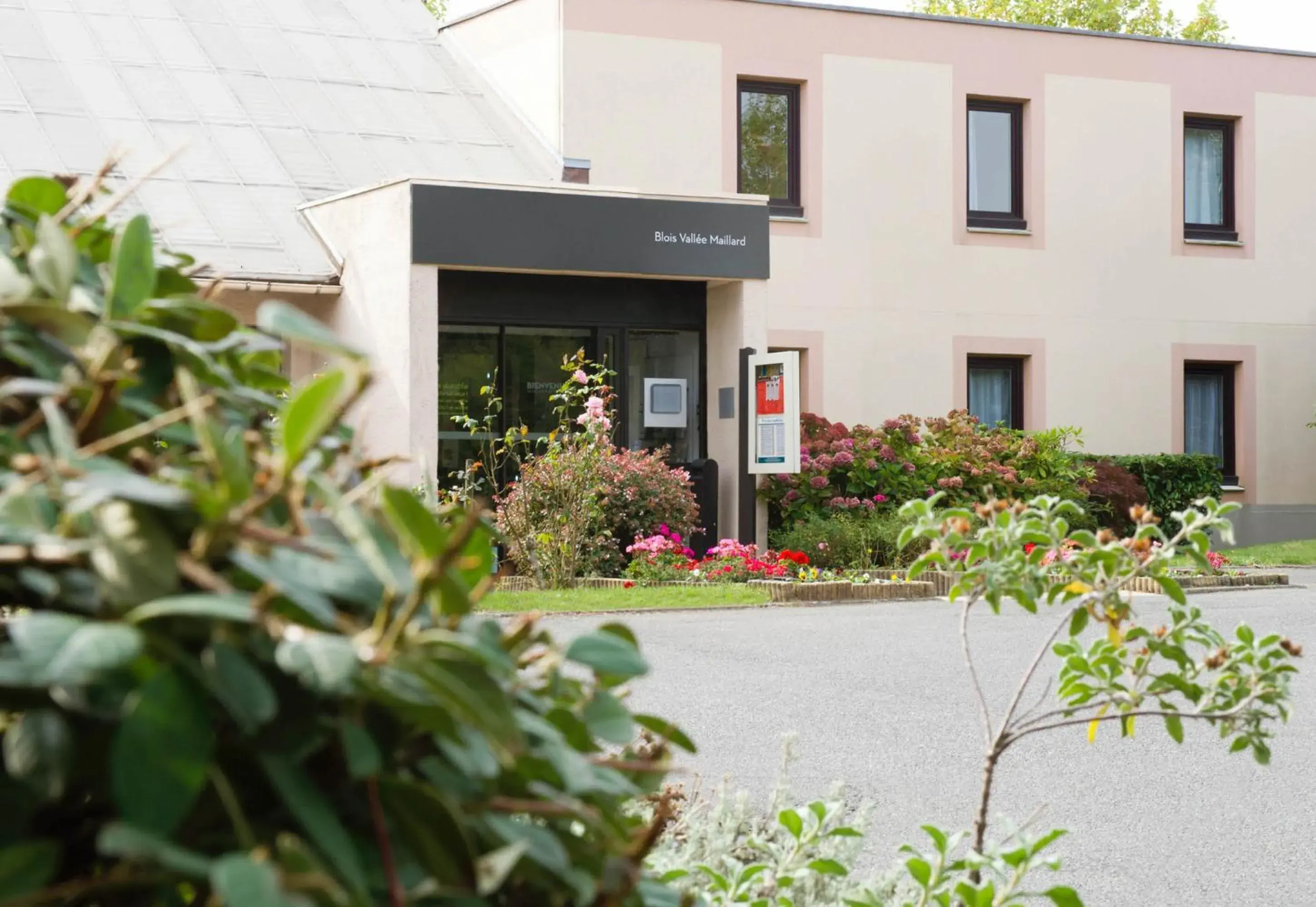 Property building in ibis Blois Vallée Maillard Property building in ibis Blois Vallée Maillard