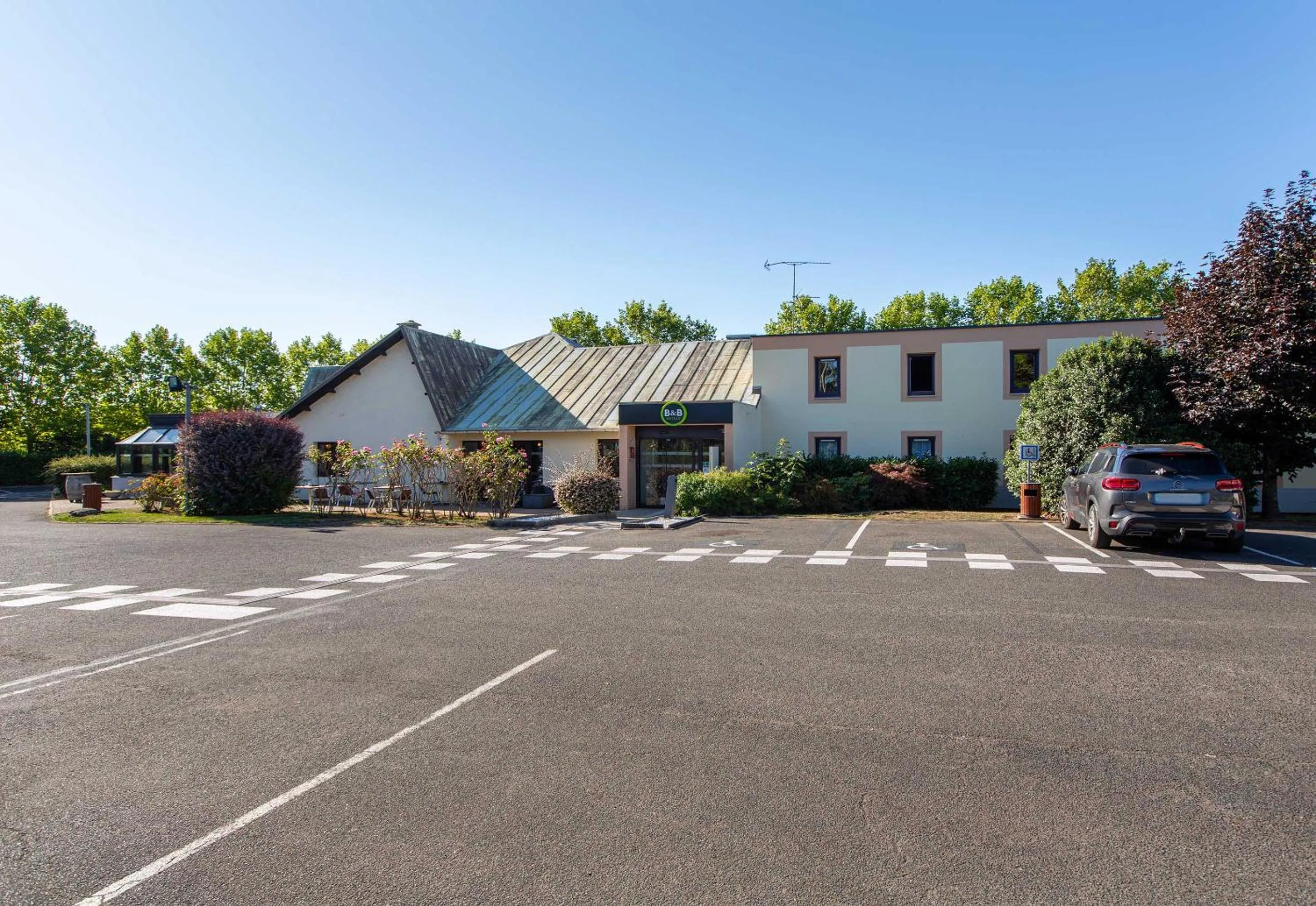 Property building in B&B HOTEL Blois Nord Vallée Maillard