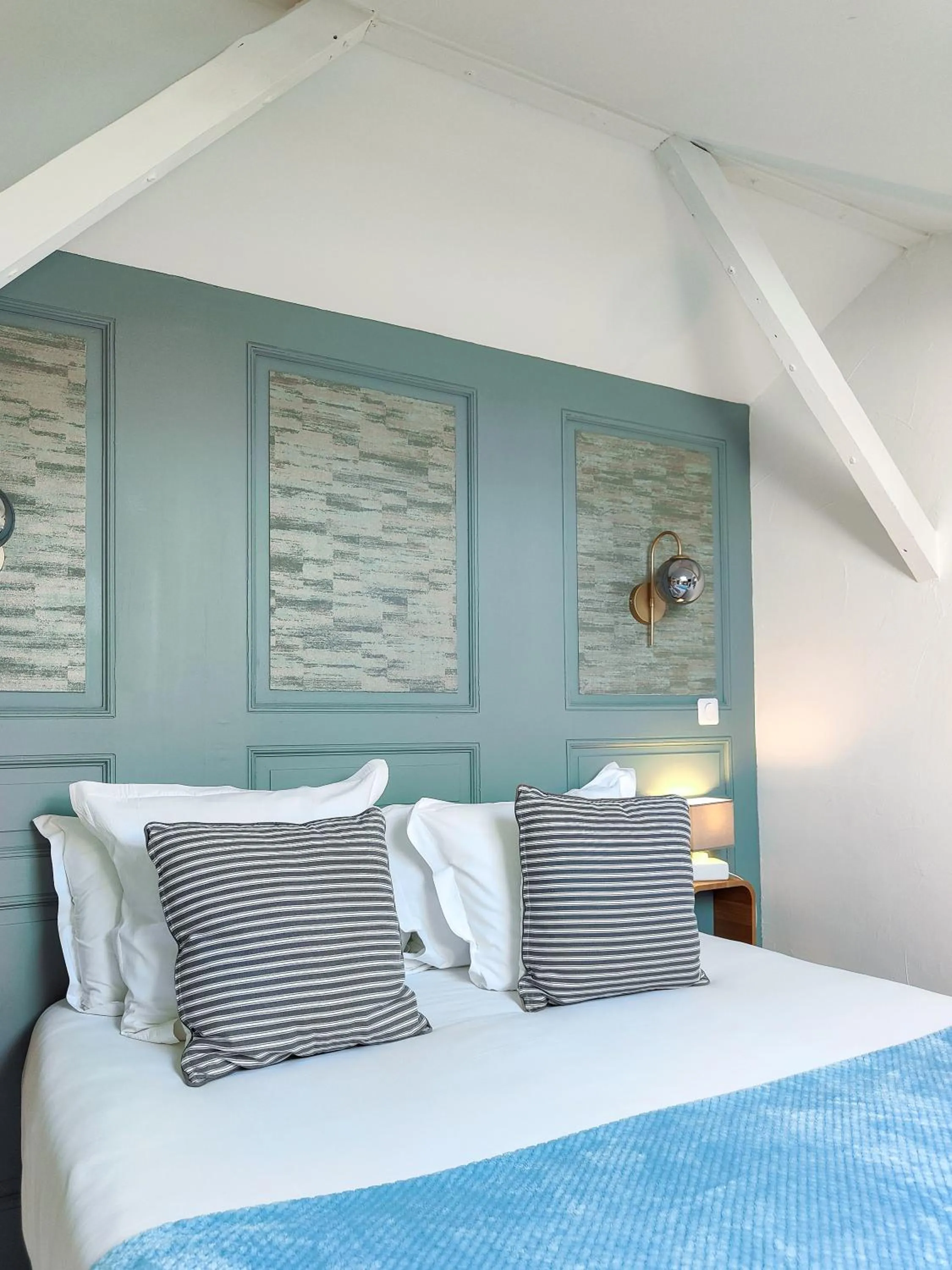 Bed in The Originals Boutique, Clair Hôtel, Martigues