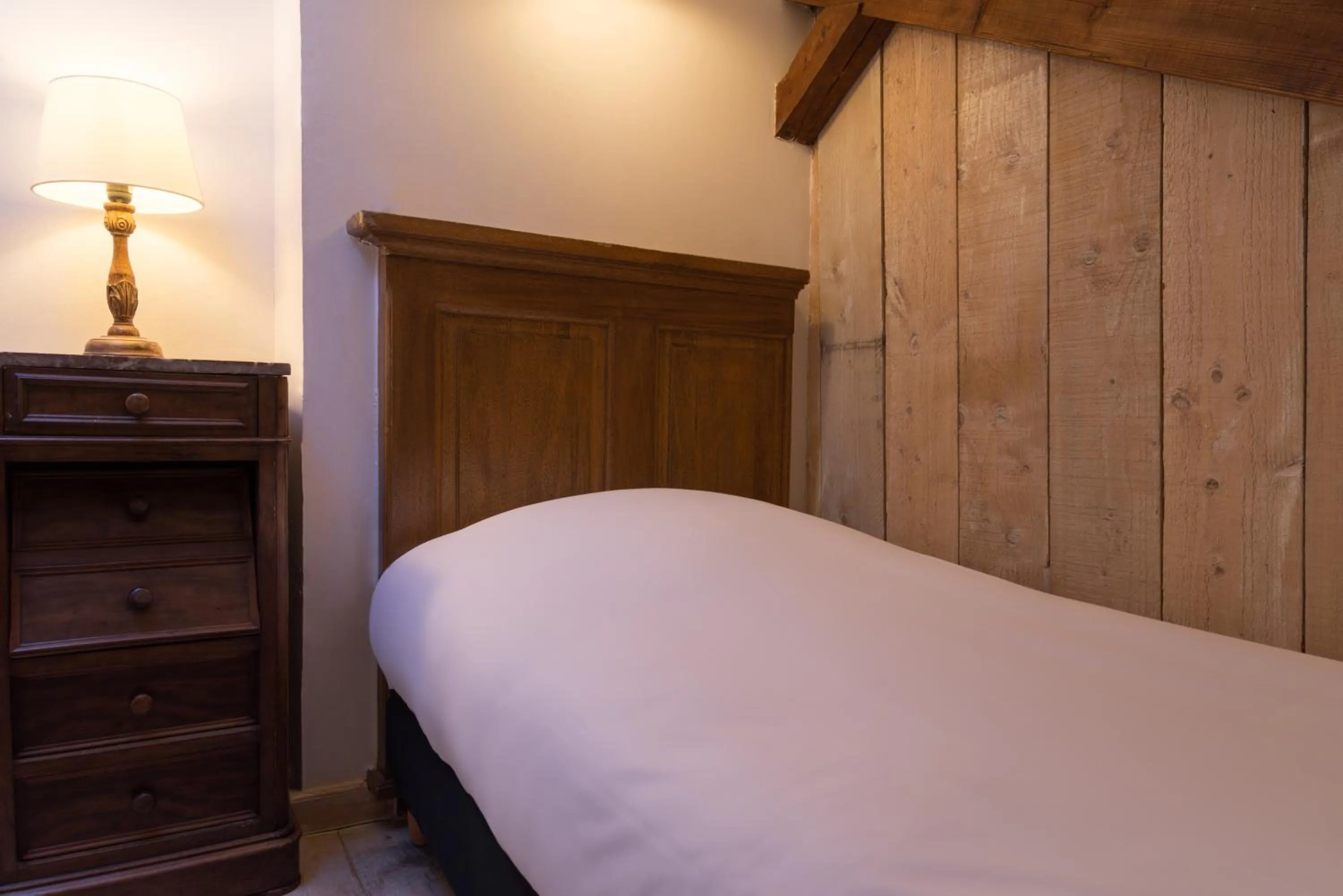 Bed in The Originals Boutique, Clair Hôtel, Martigues