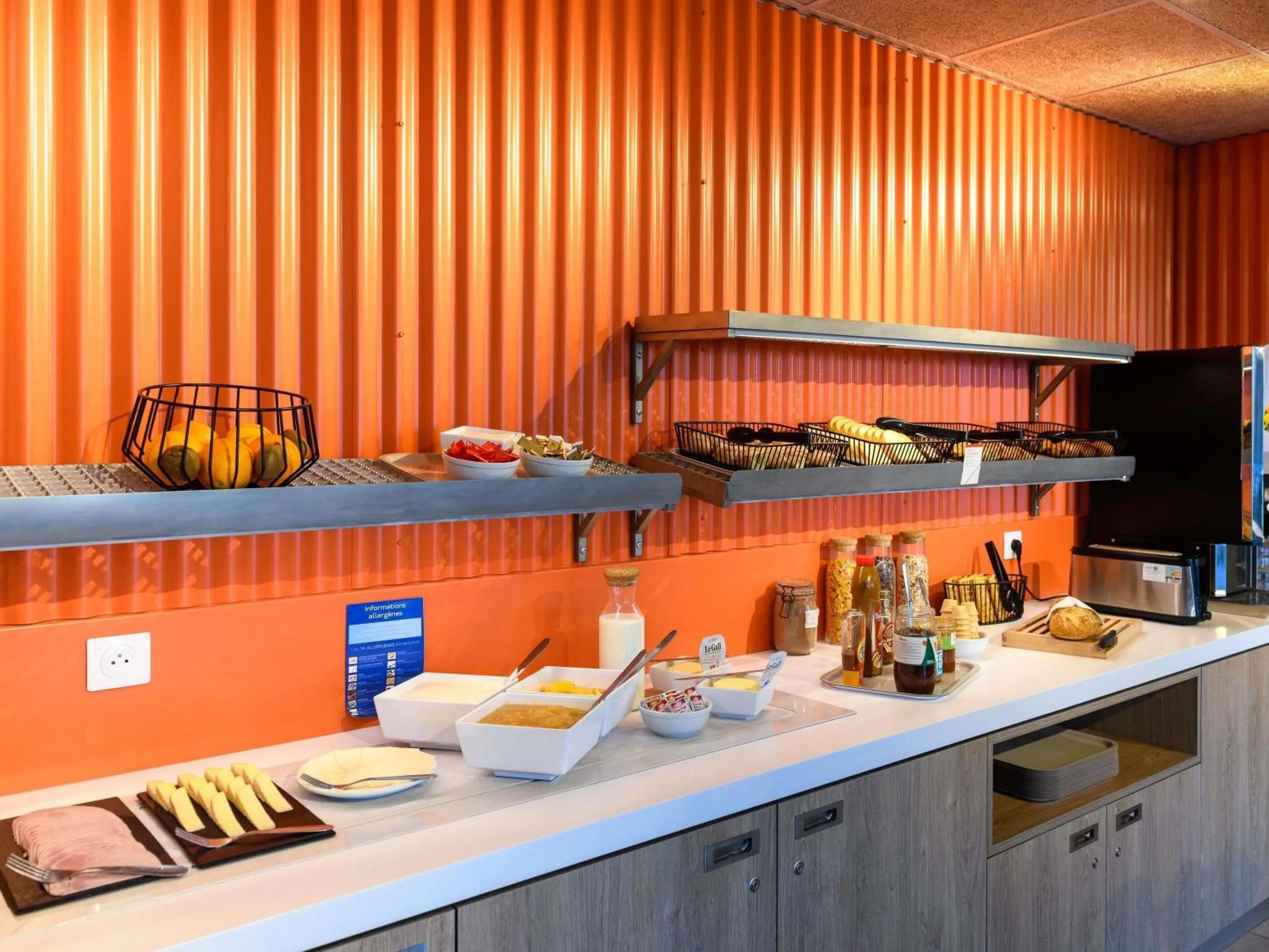 Breakfast in Ibis Budget La Rochelle Puilboreau