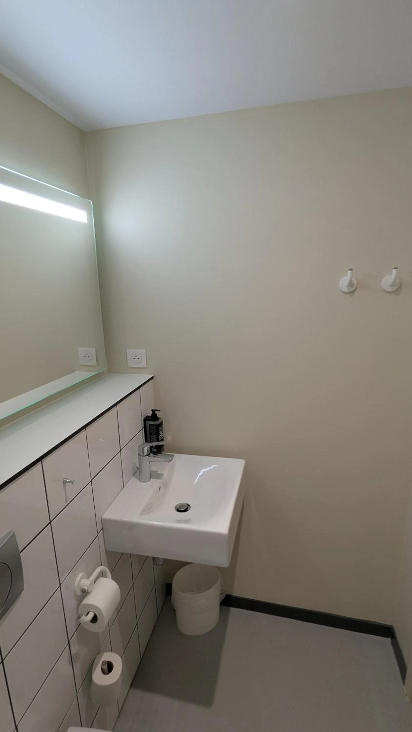 Bathroom in Ibis Budget La Rochelle Puilboreau