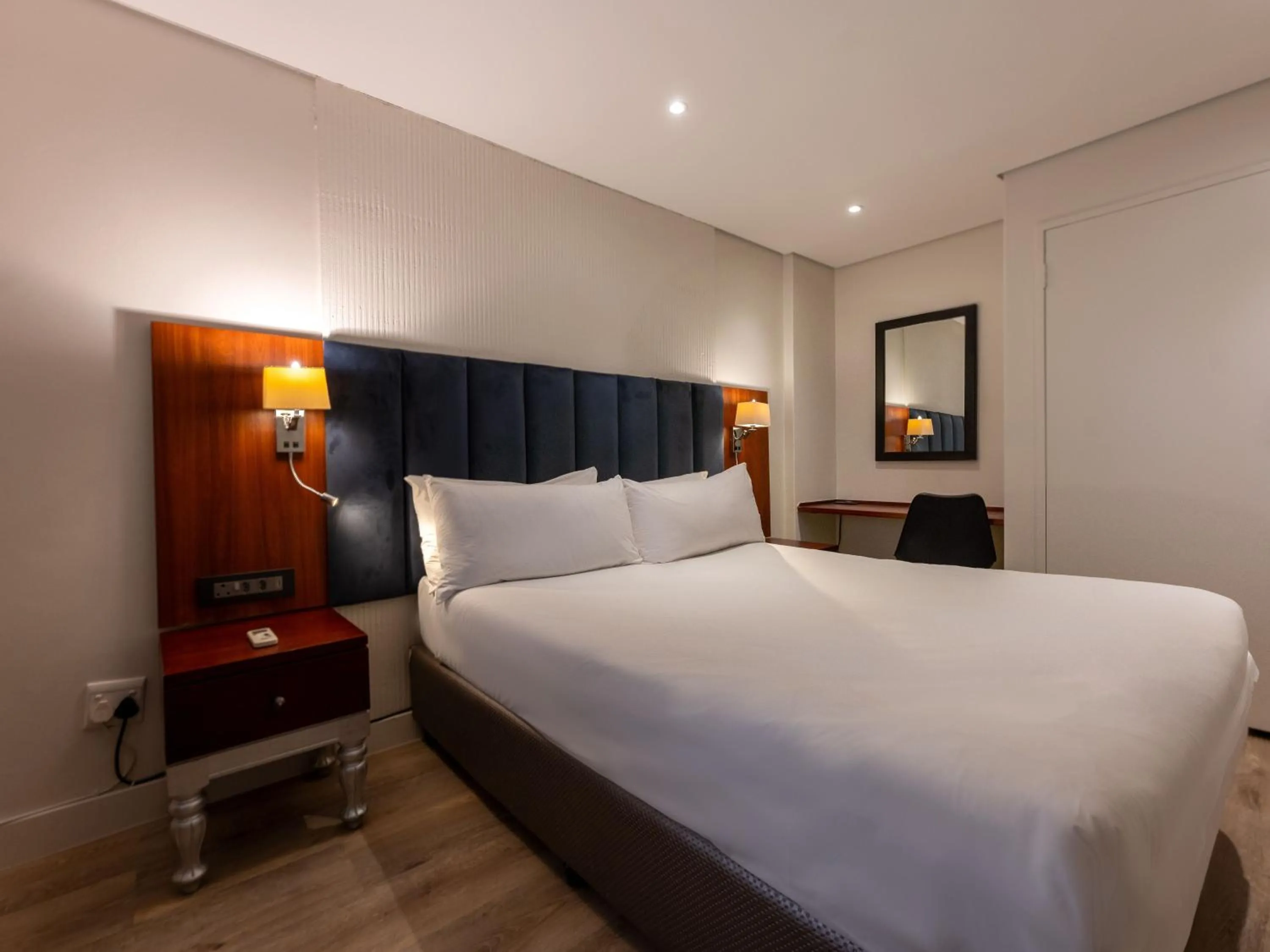 Bed in ANEW Hotel Hatfield Pretoria